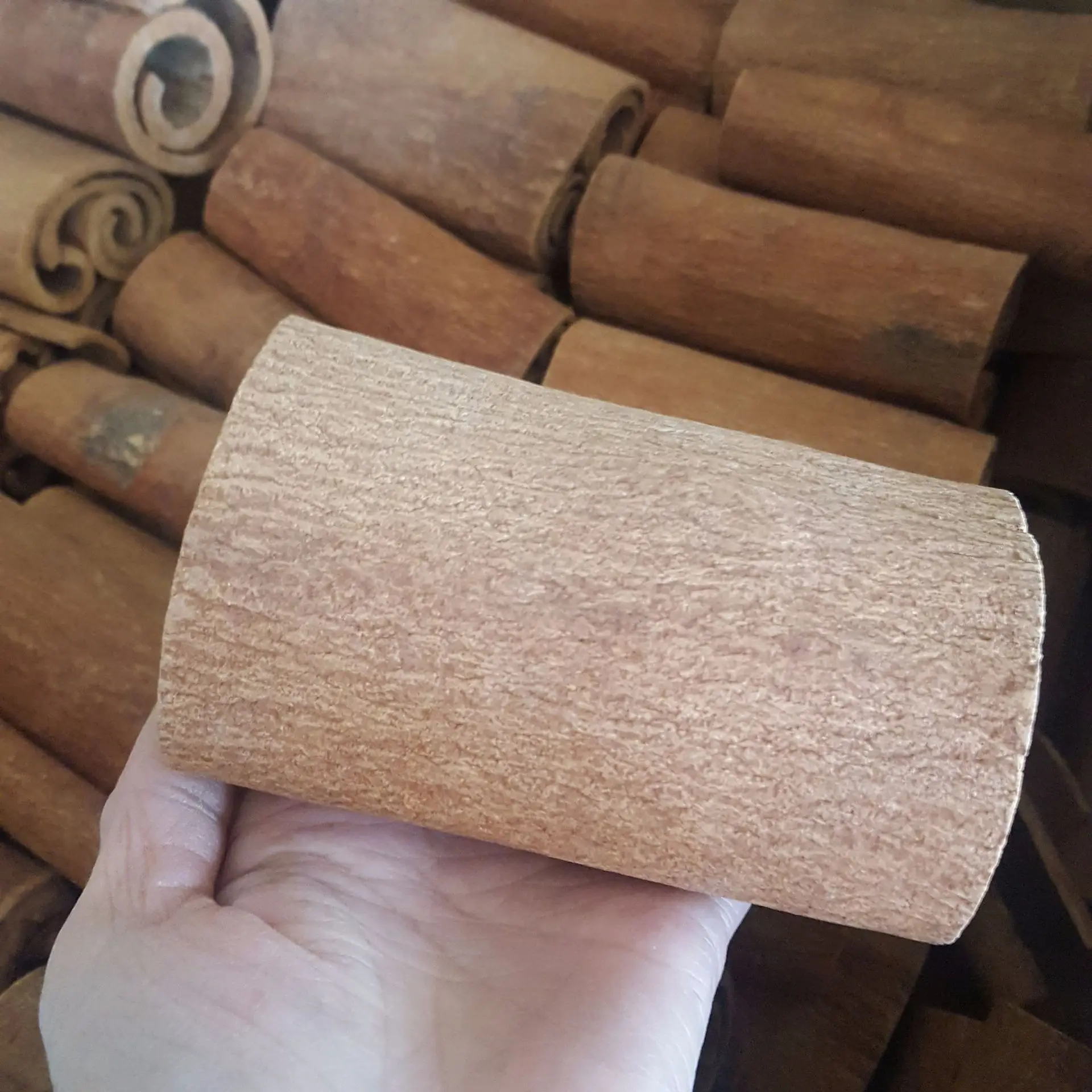 Factory wholesale 100% natural new crop strong taste peeled cinnamon