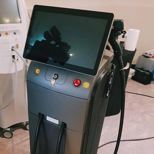 Titanium salon 3_.jpg