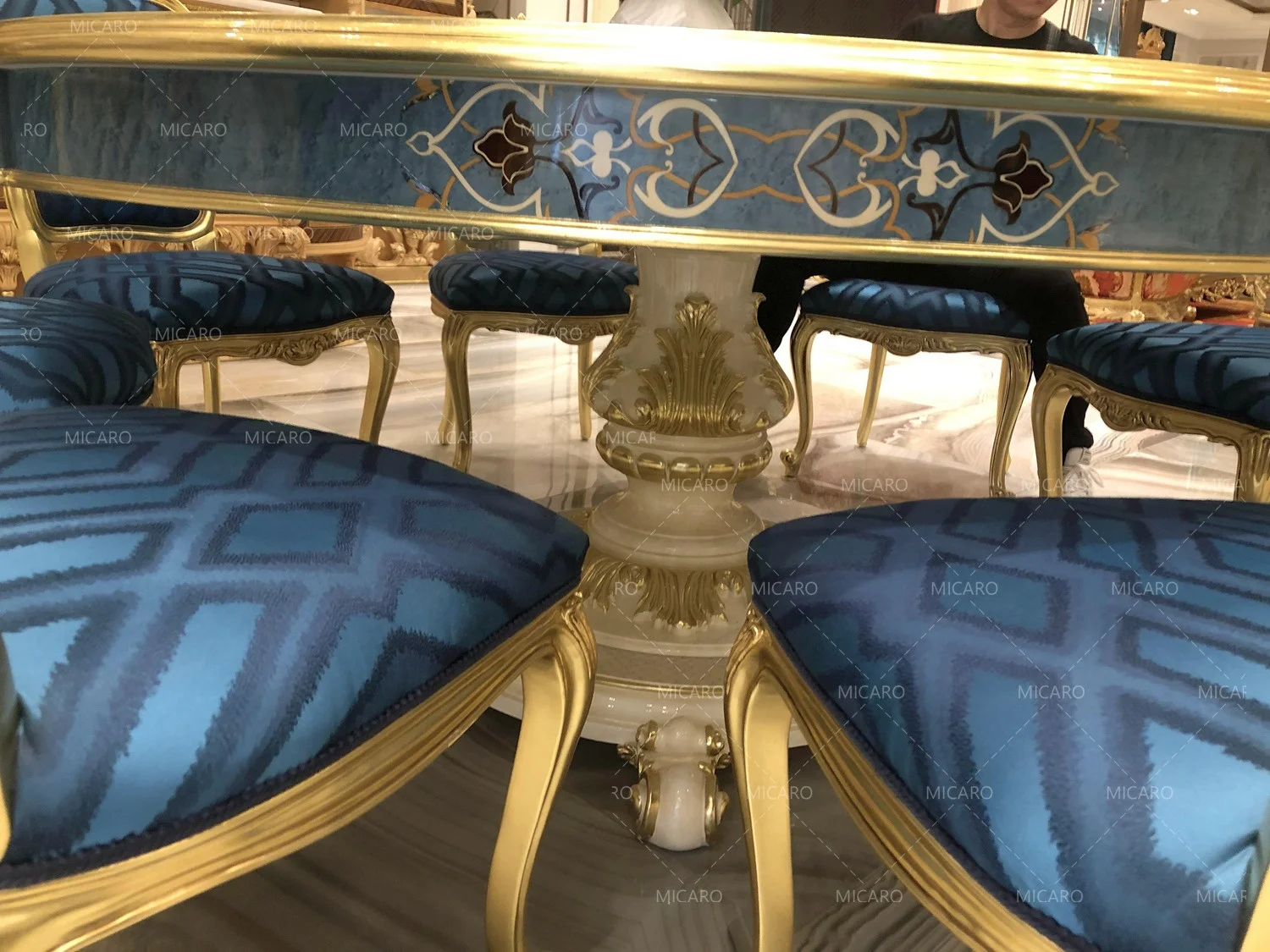 Luxury antique Italian style  solid wood marquetry 8 seater european round dining table with rotating centre