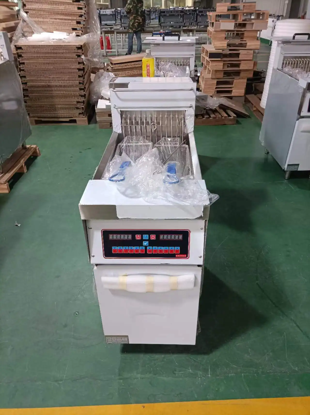 Vertical commercial 1-tank computer digital deep fryer with 2 baskets
