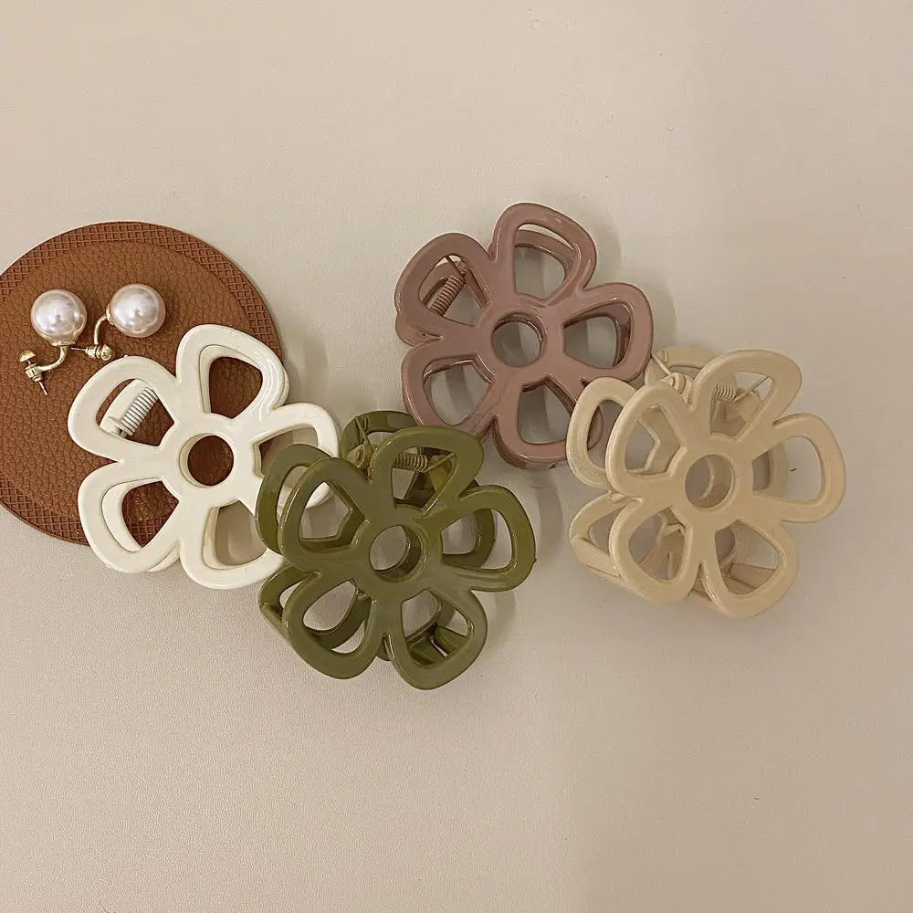 Round Floral Flower Claw Clip Trending Girls Hair Accessories Cute Daisy Hair Claw Best Quality Minimalist Hair Clip