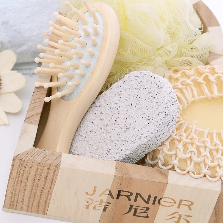 Promotional wood heart box 6pcs bath accessory set, Sisal sponge /comb Wooden box spa set /Bath Gift Set