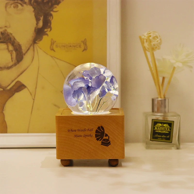 2023 New Year Romantic personalized Real Flower LED Crystal Ball Music Speaker Valentines day delivery Gifts For her a Girl