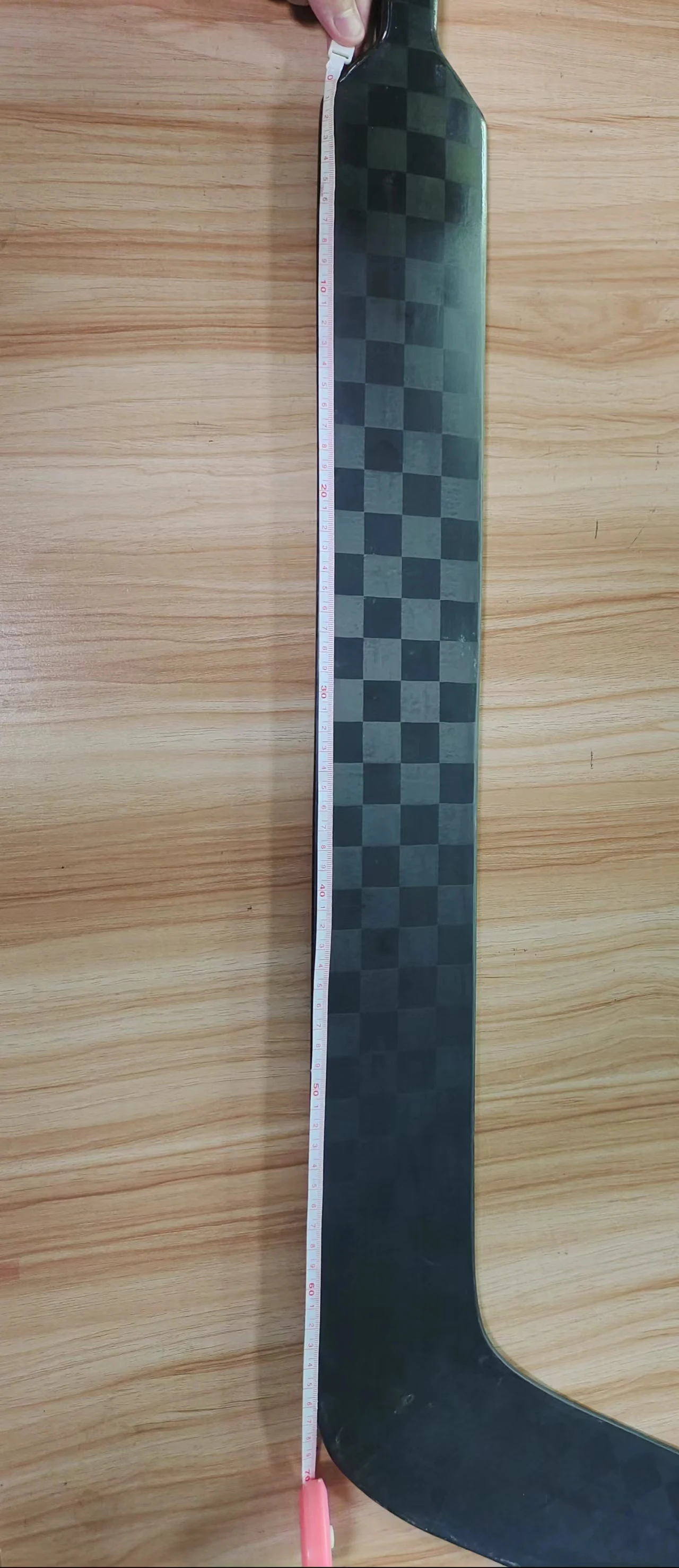 Customized 100% carbon fiber goalkeeper suitable for all players