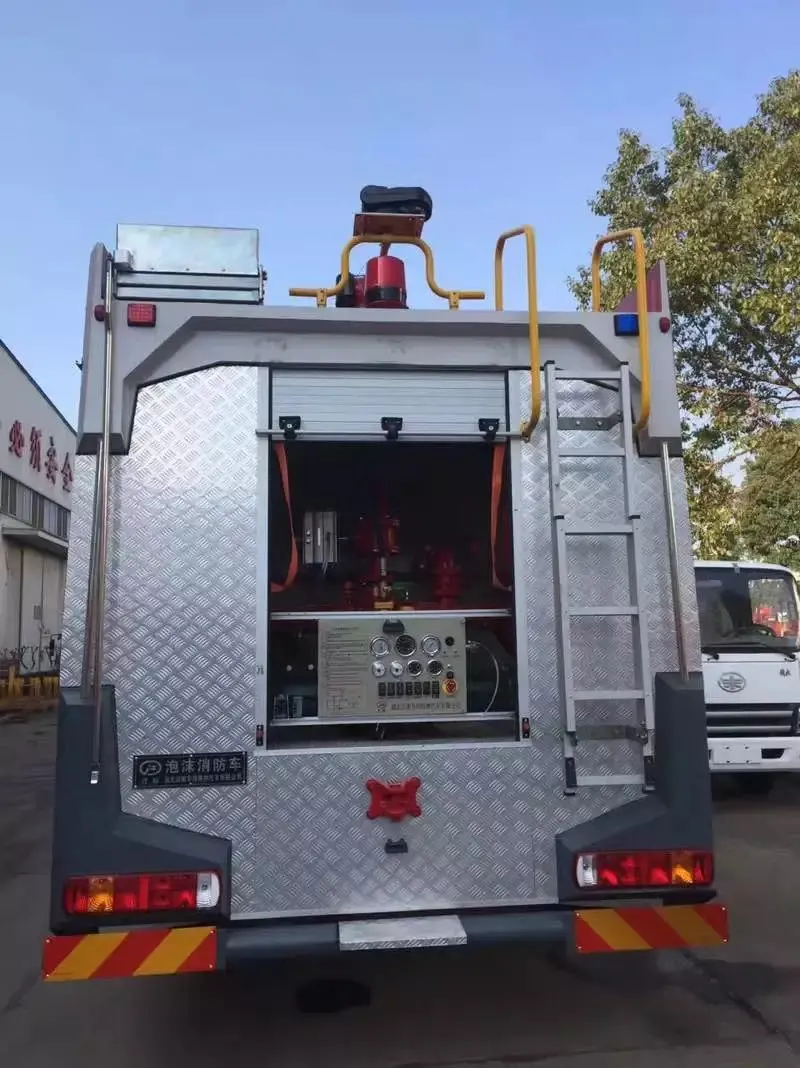 Sinotuck 340HP Chassis 15000L 8x8 Drive Fire Rescue Truck with Ladder New Manual Transmission Diesel Fuel