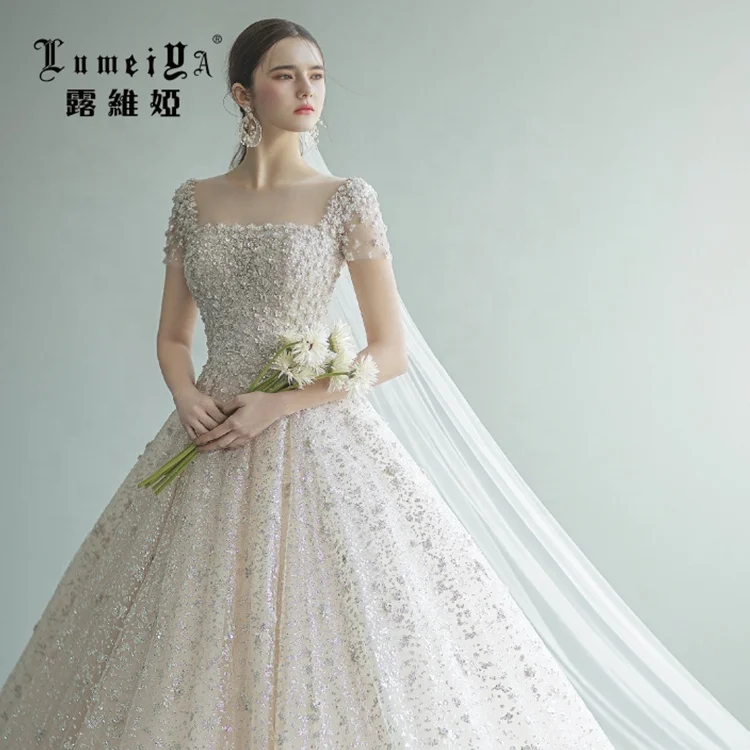 LUWEIYA Guangzhou Factory Wedding Dress Supplier Wholesale Bride Gown Short Sleeves Beading Wedding Bridal Gowns For Women