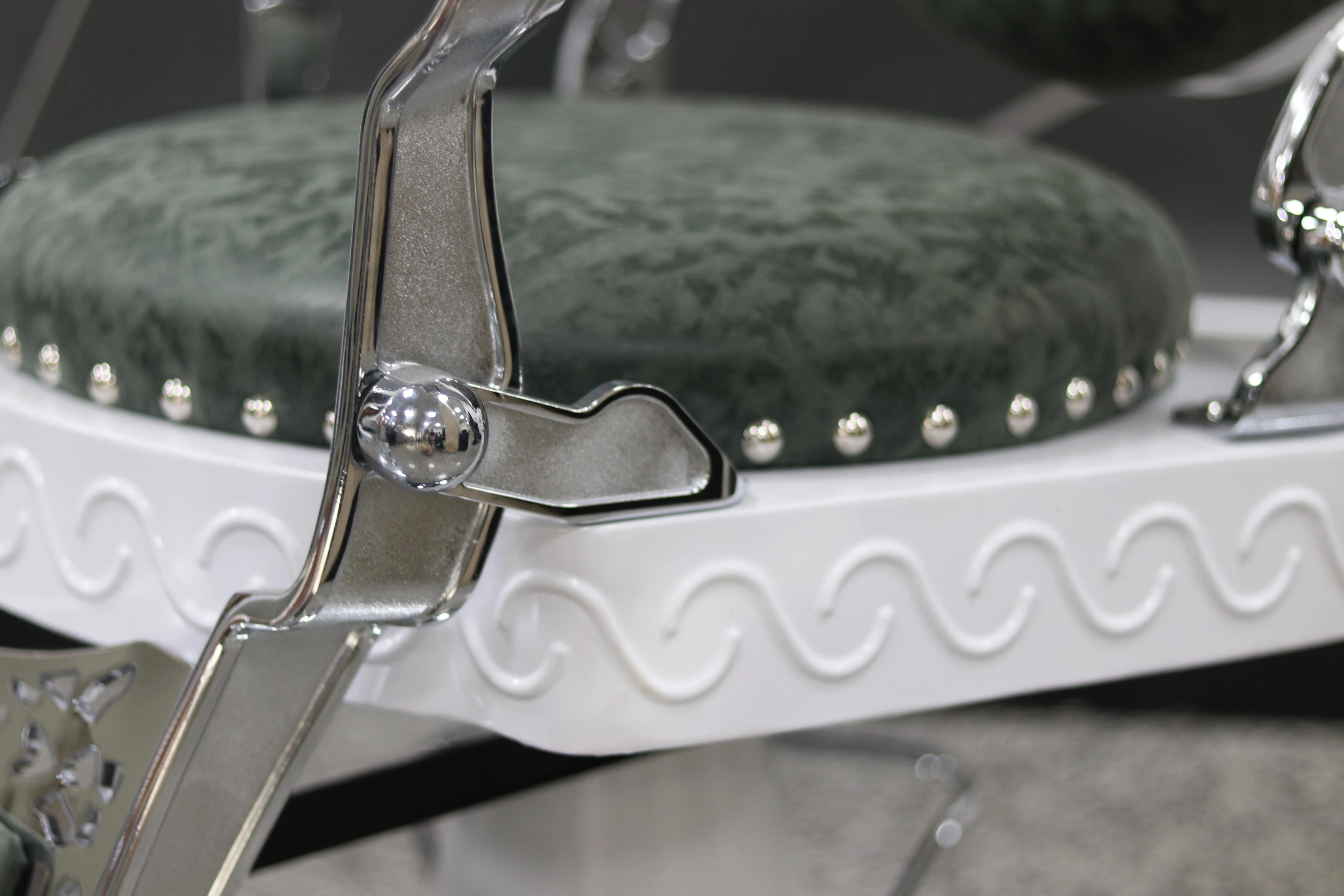 Heavy Duty reclining Salon Equipment Chrome Round Base saloon furniture hydraulic Pump barber chair for Wholesale