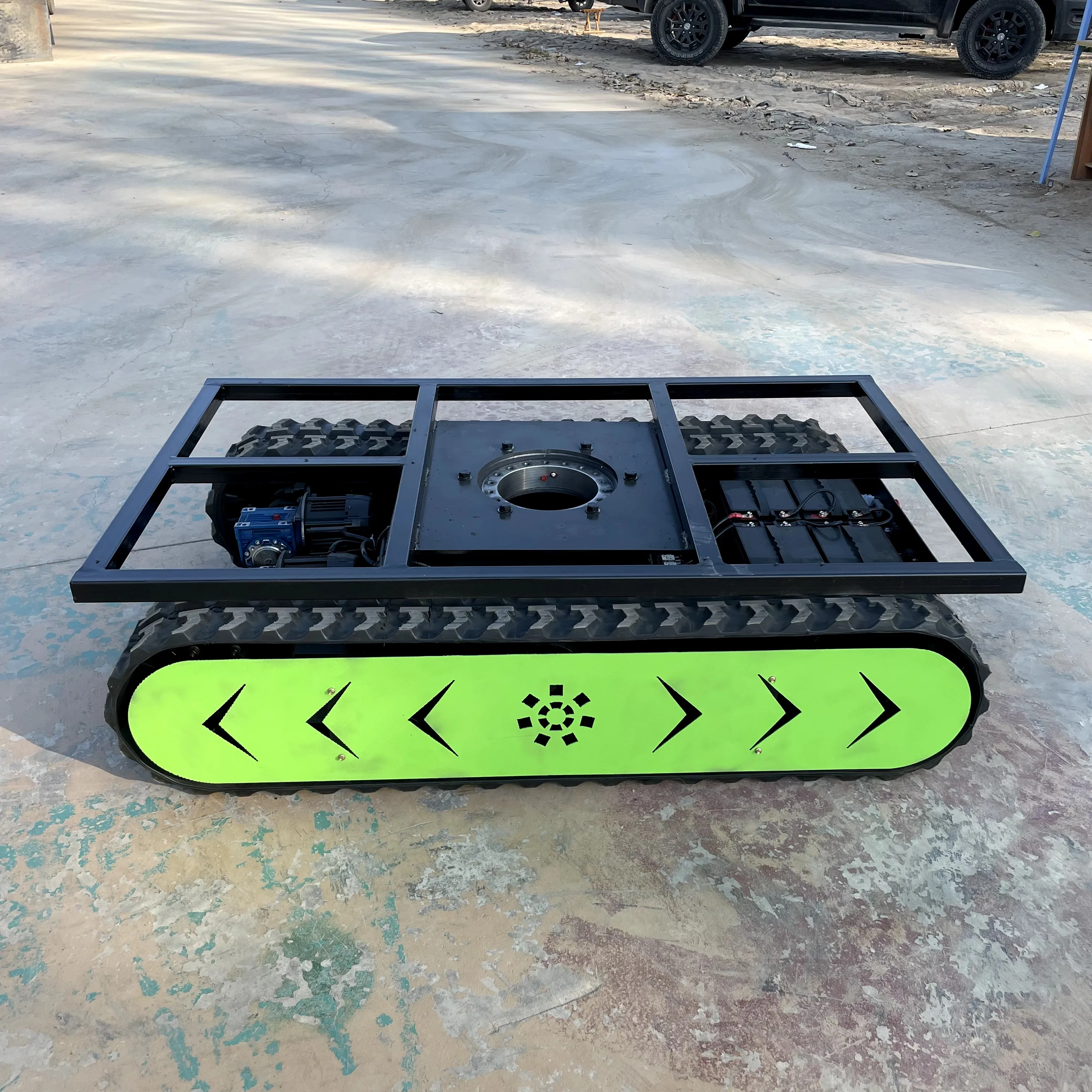 Quality Guarantee Rubber Tracks Crawler Electric Remote Control Chassis With Rotary Support