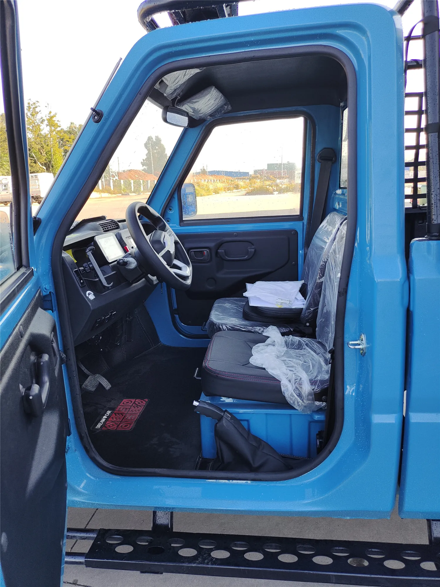 Factory cheap electric truck pickup  Direct Supply  cargo cars Hot Selling 2023 Version 4 Seat trucks electric UTV 4x4