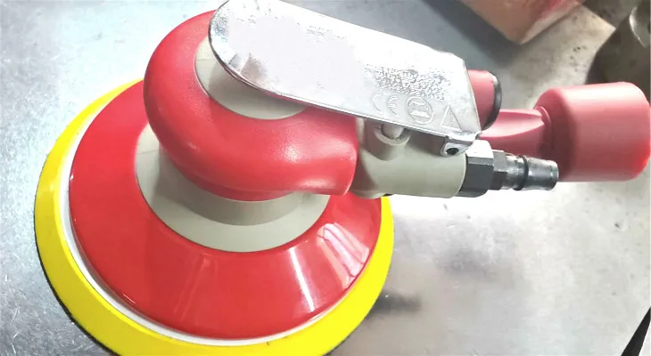 
TY71136B Low Vibration 6 In. Random Orbit Air Sander H&L with 17 holes Built-in air regulator to adjust the speed of the tool 