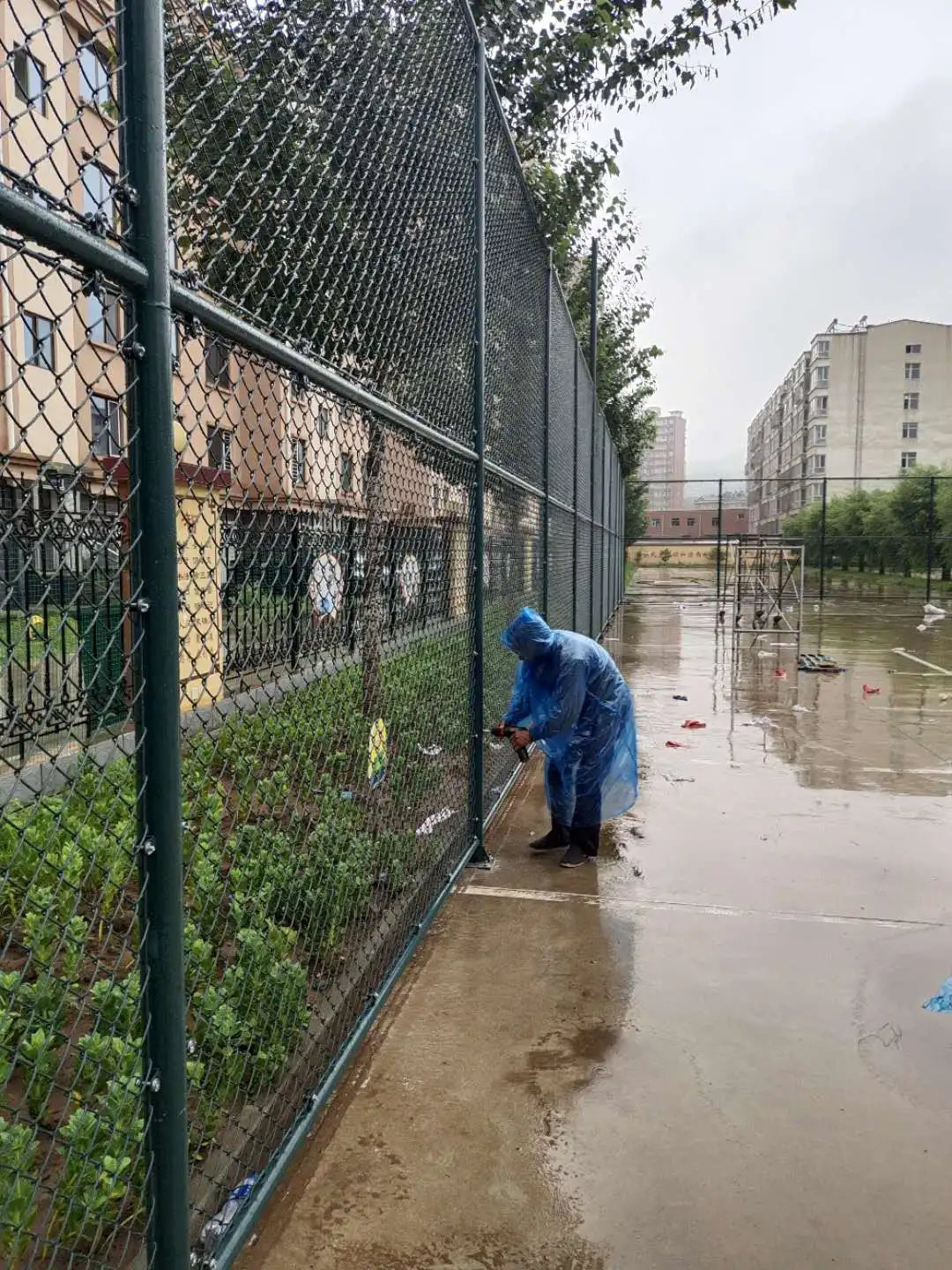 PVC coated galvanized wire braided Basketball court 50ft chain link fencing Chain Link Fence for Garden