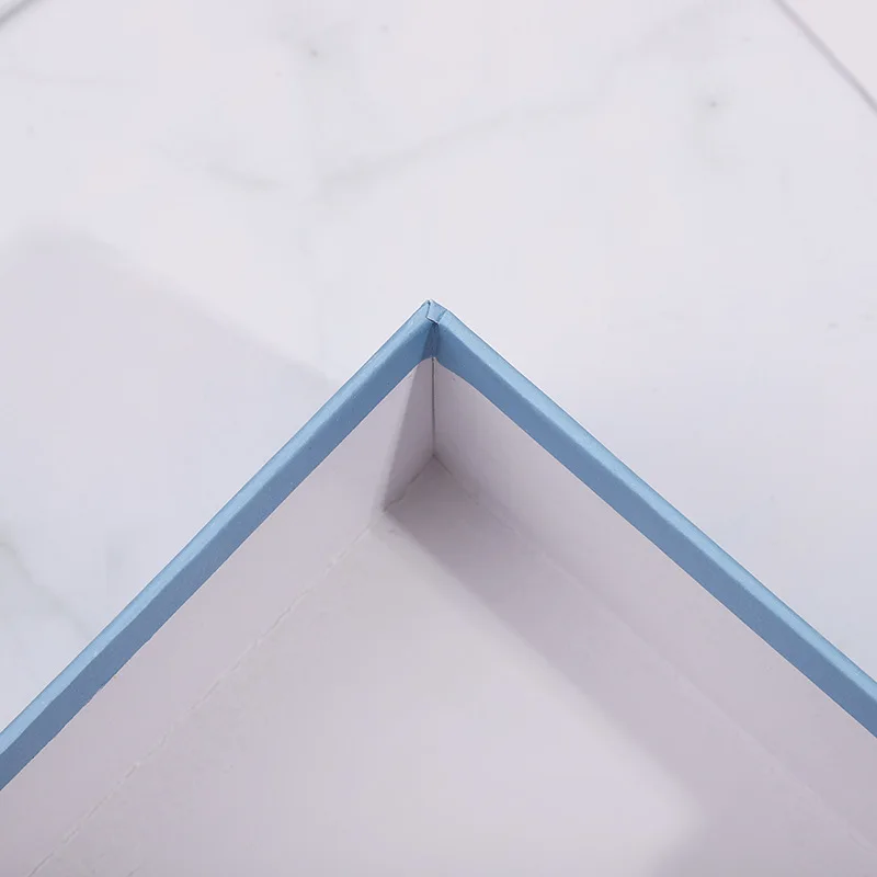 White Corrugated Paper Packaging Beautiful Gift Cakes Paper Boxes With Ribbon