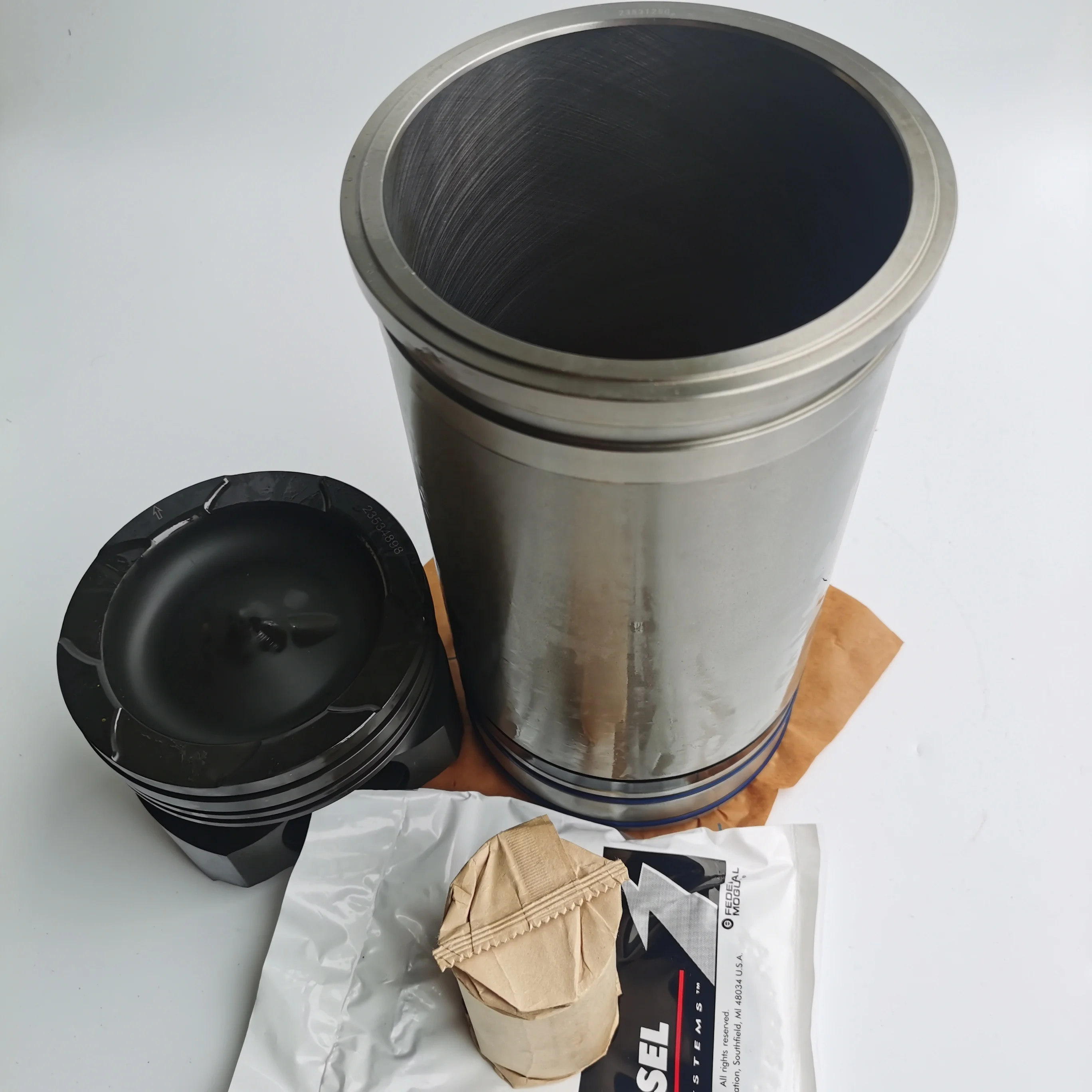 S60 133mm 14L Detroit Diesel Engine Parts Cylinder Liner Detroit Series 60 23531250 23531259 23531520 23531503