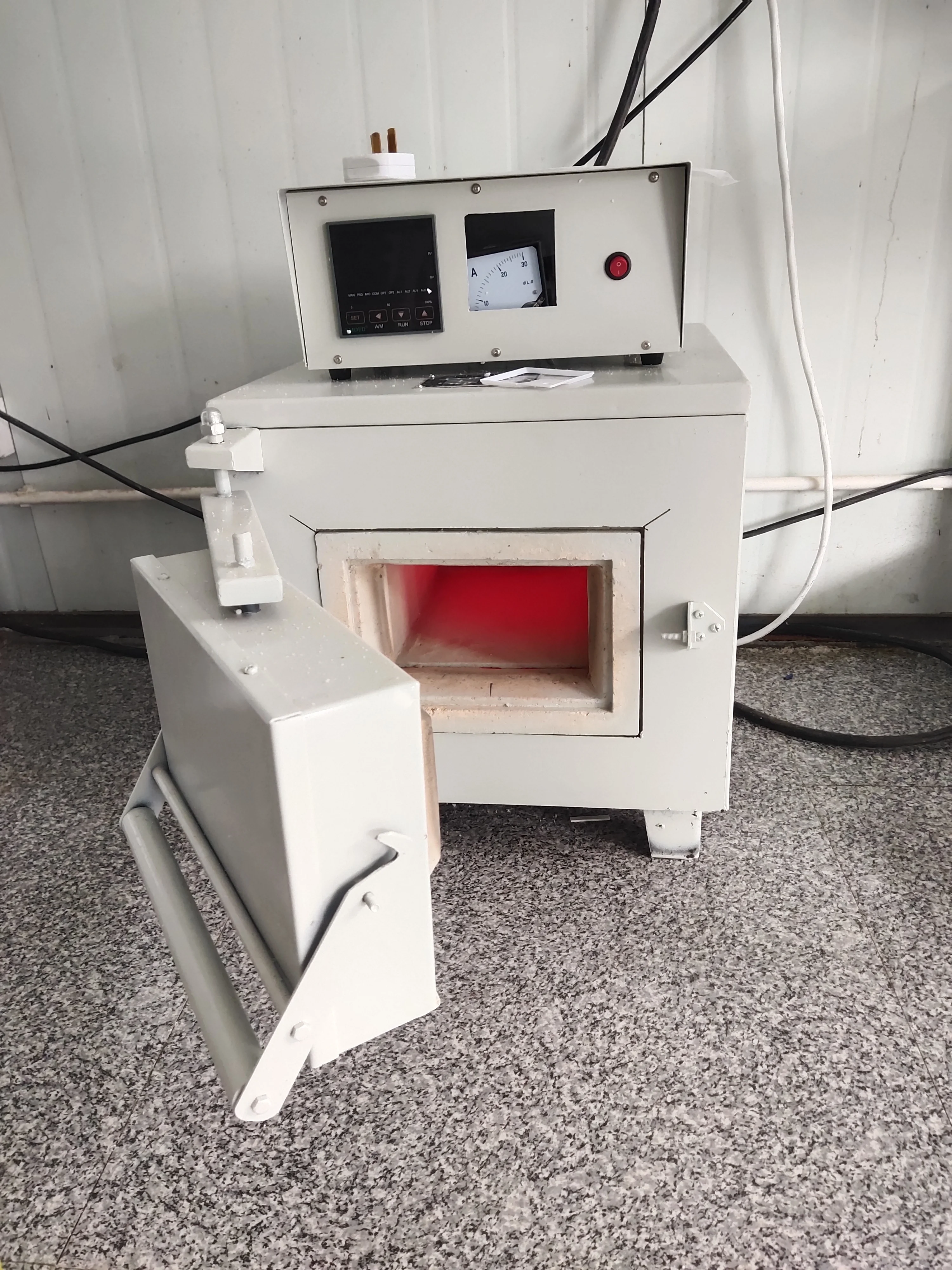 Muffle Furnace for Dewaxing  Burnout Furnace High Temperature 1200 Degree Heat Treatment