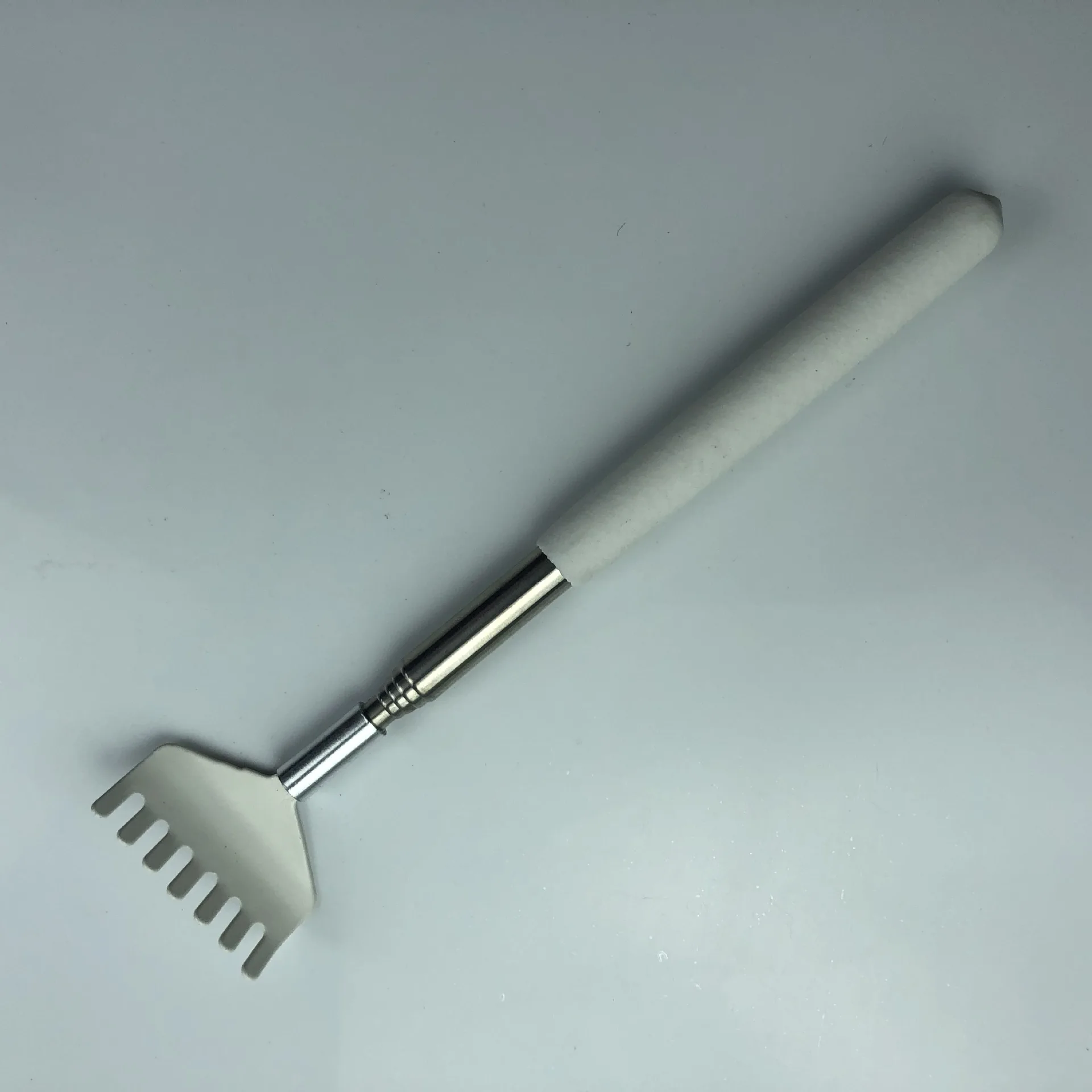 Stainless Steel Handy Retractable Hand Grip scratch Massage Tools for Elderly Hand Grip Relieve Itch| Back Scratching Device