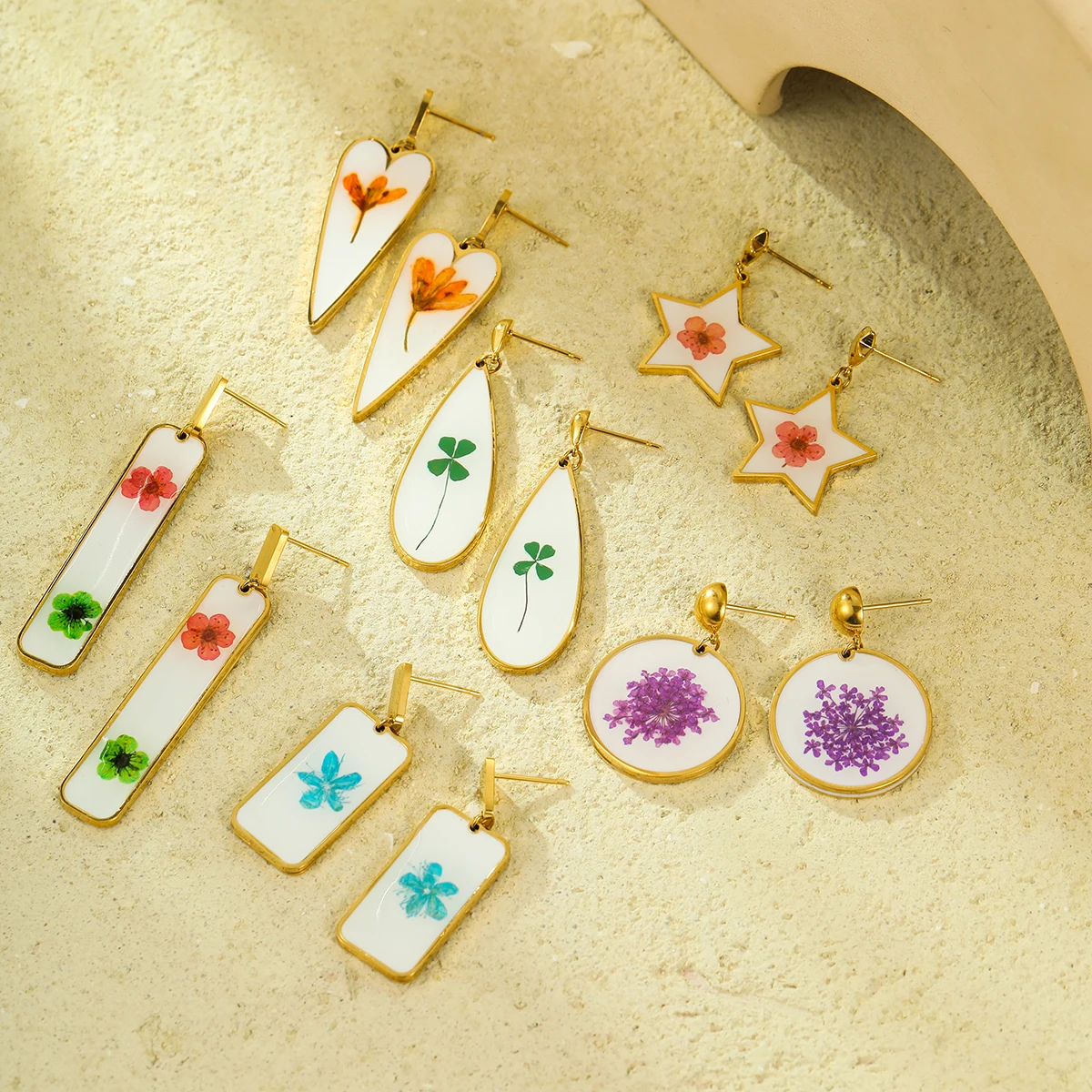 NIMAI Fashion Jewelry Resin Flower Drop Earrings Collection Women Stainless Steel Colorful Floral Dangle Earrings 18k Gold PVD