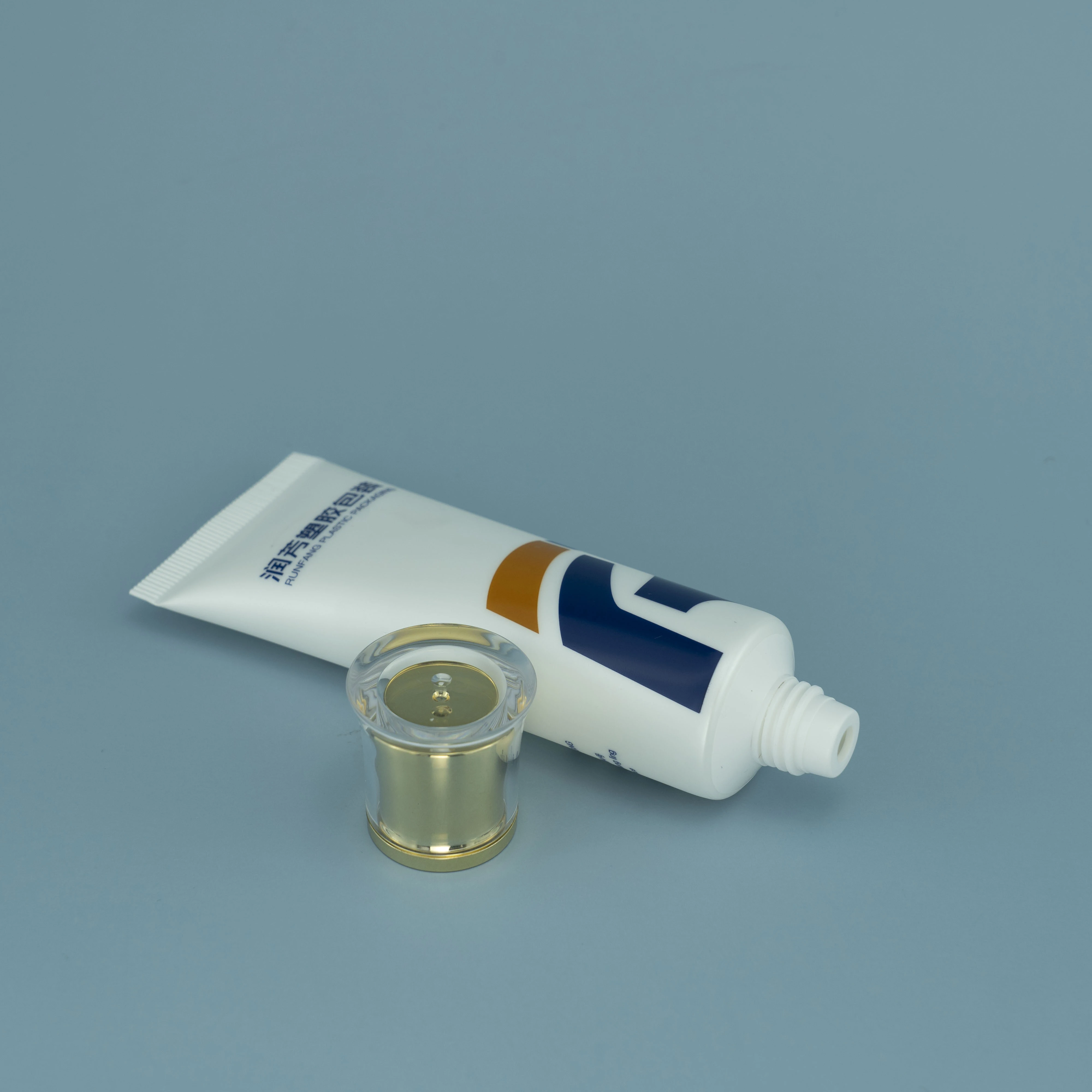 Custom D30 Plastic Soft Cosmetic Packaging Tube With High End Acrylic Oval Screw Cap For Foundation/BB Cream/Facial Cleanser