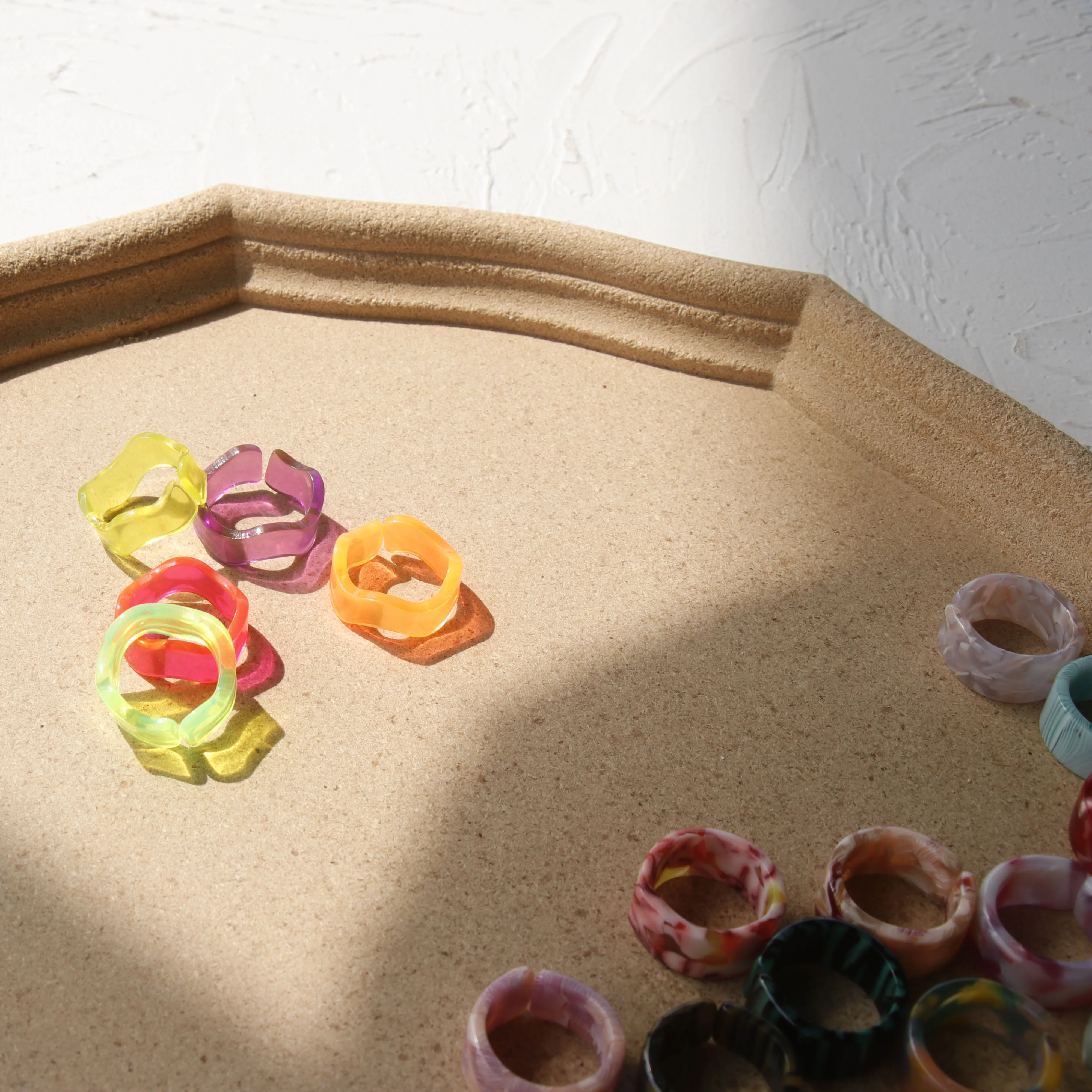 JUHU 2021 Fashion Acrylic ring for women Simple colorful Resin Ring Wholesale acrylic jewelry rings neon color