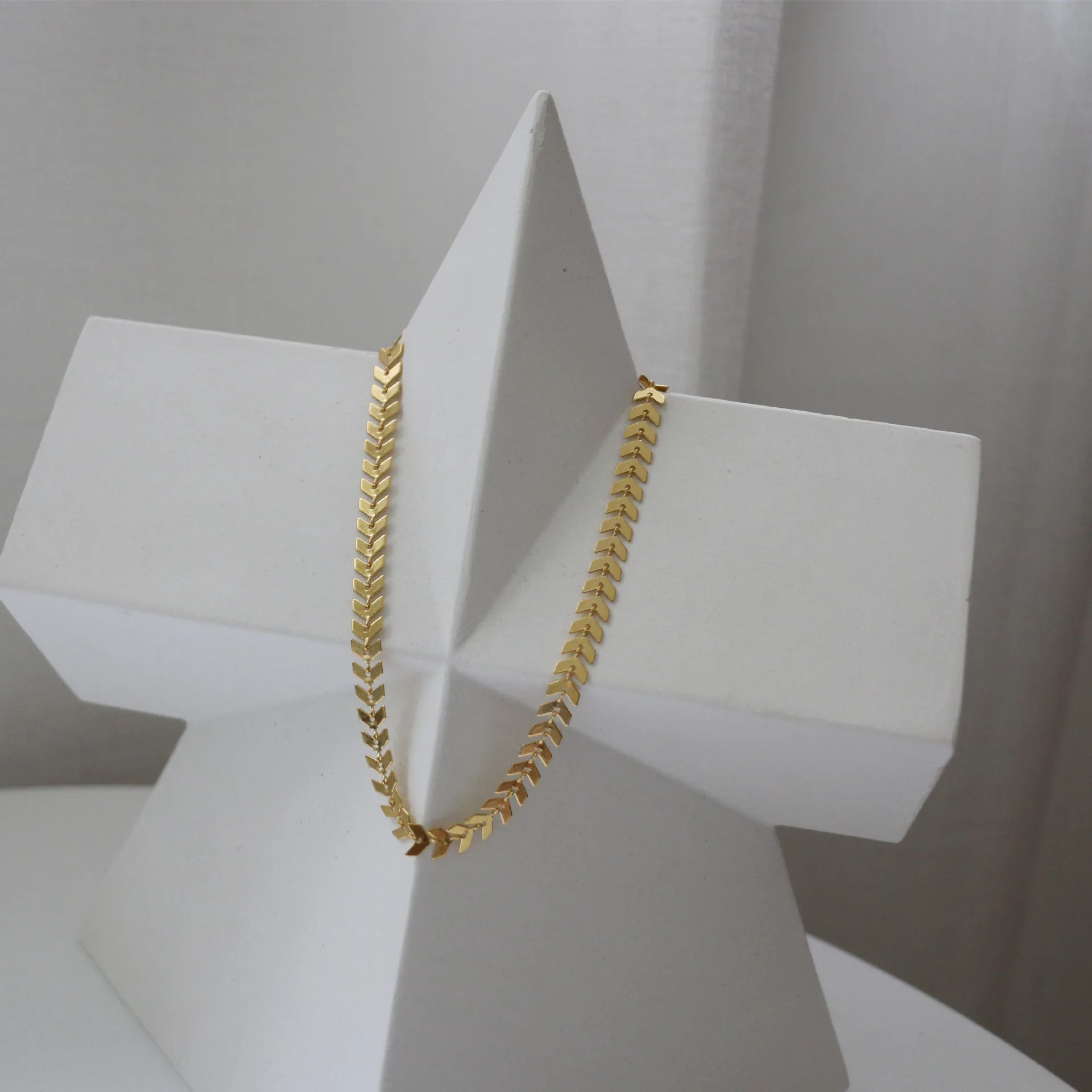 
Peace Olive Leaf Necklace Arrow V-Neck Choker Stack Necklace Fish Bone Chain Collar Necklace for Women 