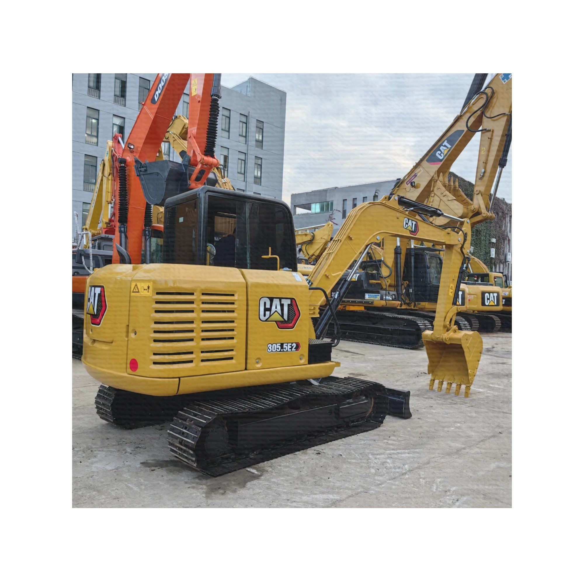 Used Cat 305.5e Mini Excavator Second Hand Caterpillar 305.5 Excavators 306 307 in Shanghai
