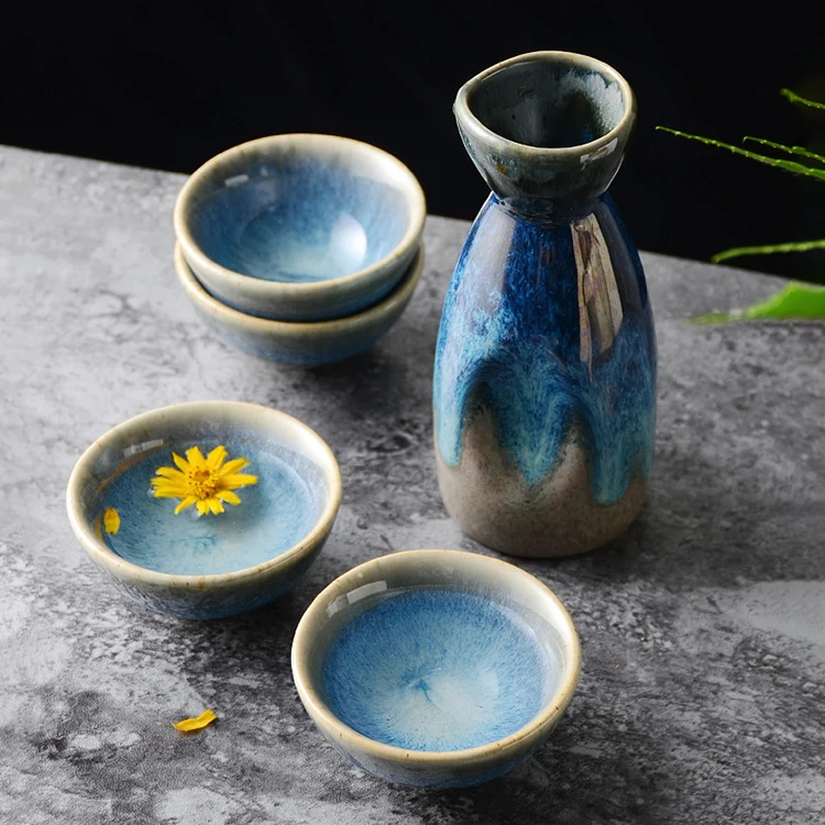 Creative Design Personalized Sake Bottle 4pcs Ceramic Sake Cup Custom Vintage Japanese Ceramic Sake Set