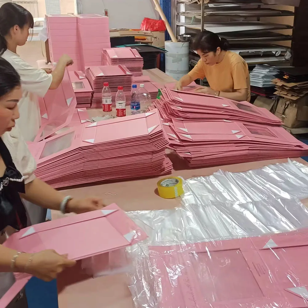 Custom Foldable Magnetic Closure Lid Presents Gift Packaging Paper Box With Clear Window