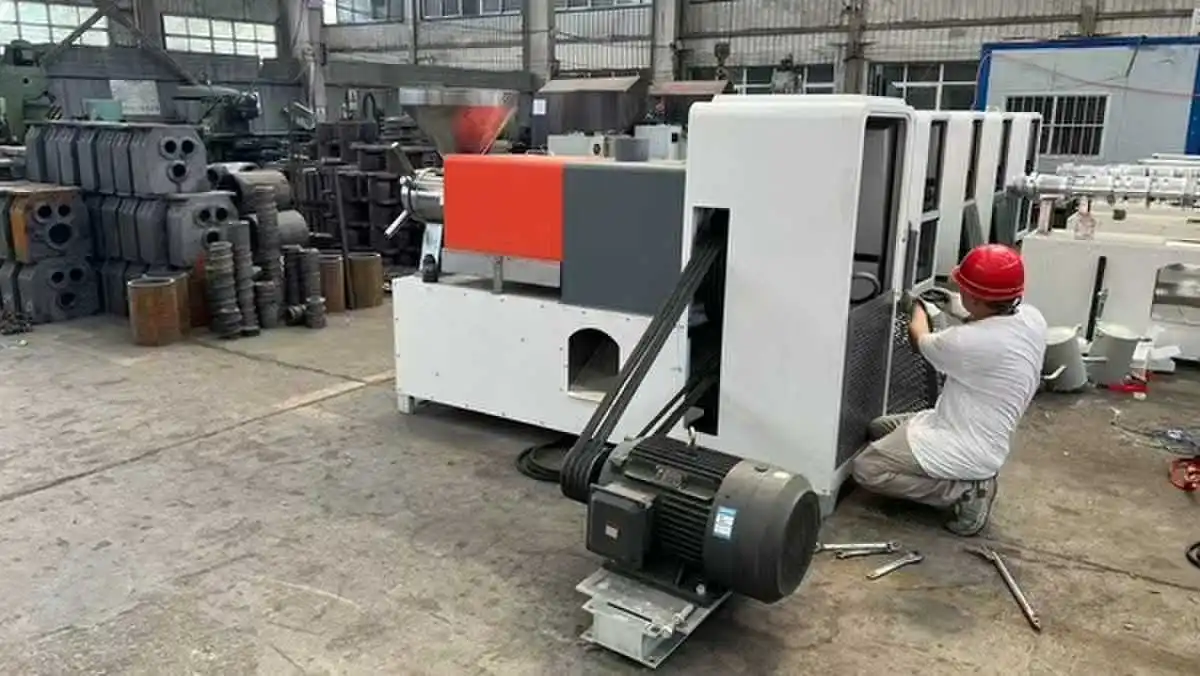 Screw Edible Oil Press Machine Sunflower Peanut Seed Oil Press Machine Small Business Press Supplier