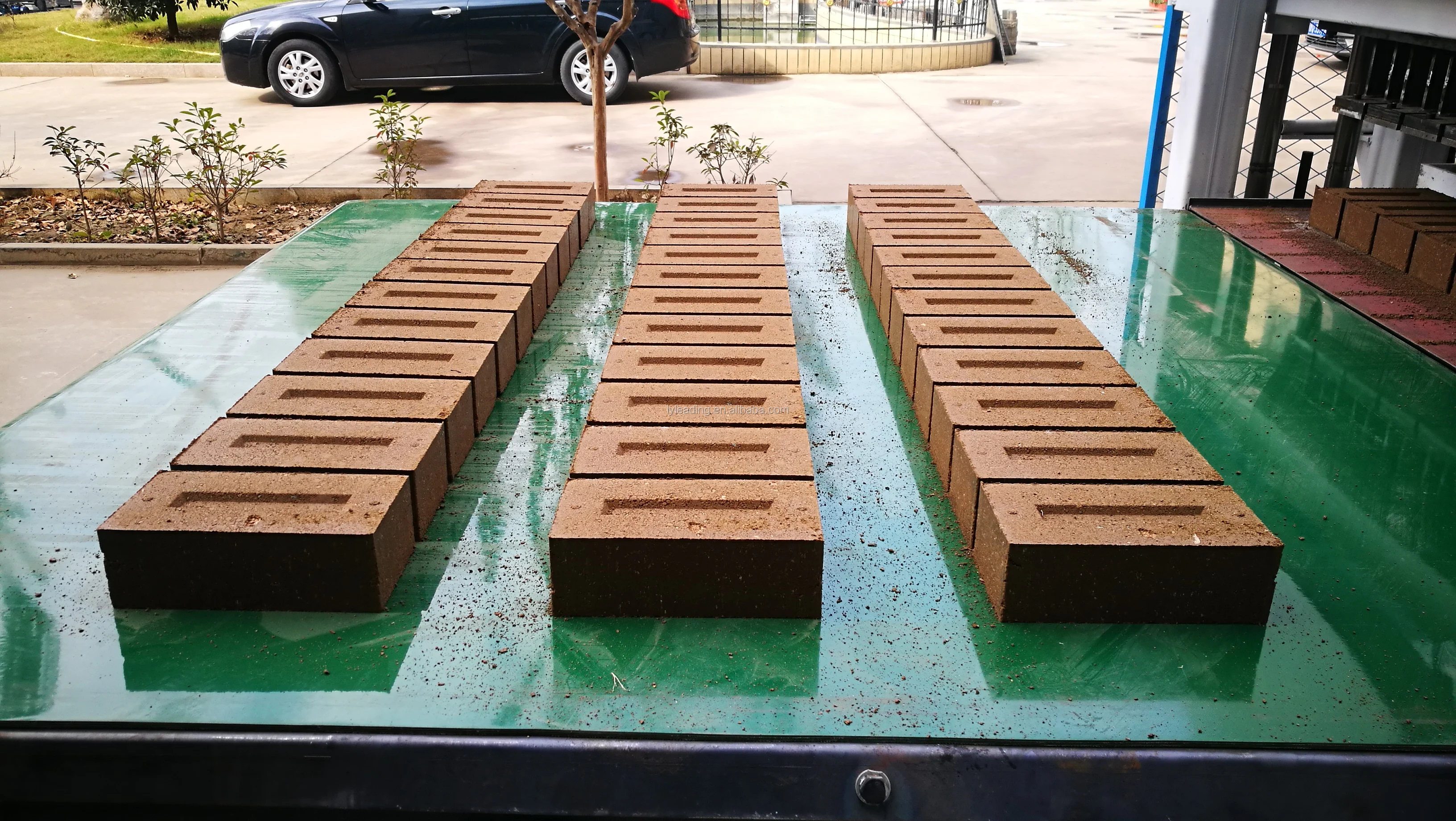 HBY10-10 New design Hydraulic earth brick making machine low price to make ecological interlocking interlock soil brick