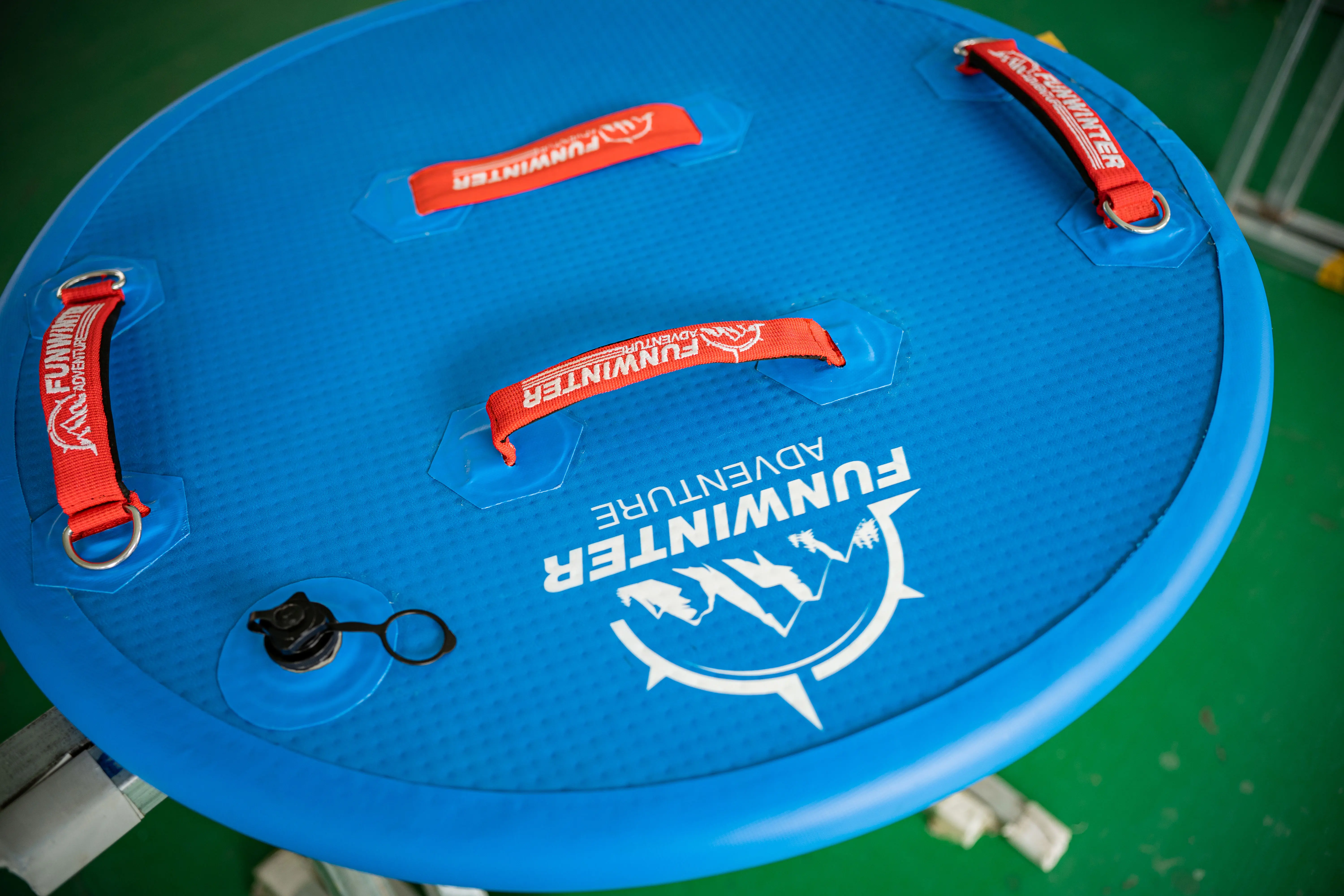 OEM&ODM sup factory BSCI CE inflatable sled winter sports equipment inflatable snow battles snow shield