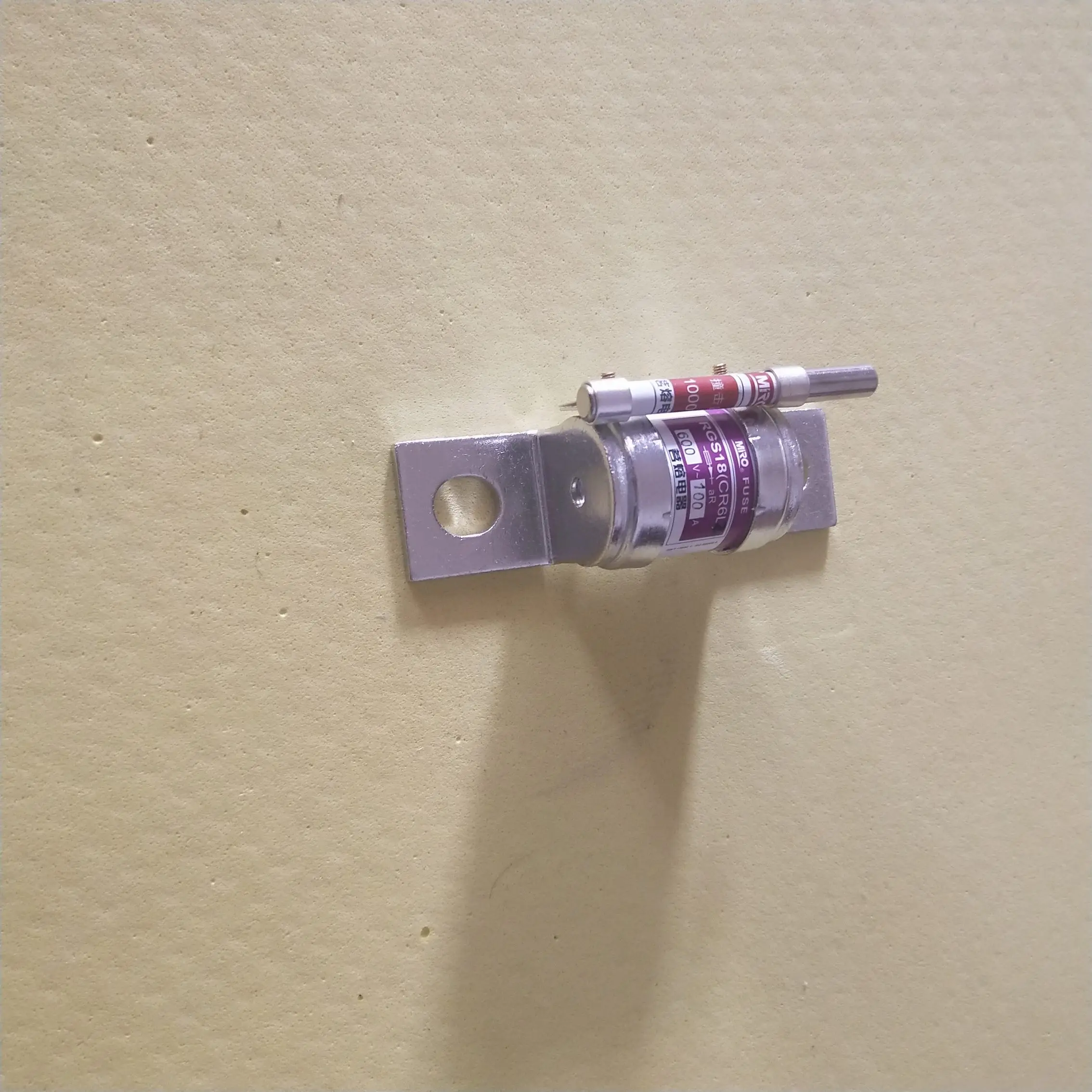 
Круглая трубка болт спиральный квадратный трубчатый предохранитель CNN DC80/AC130V 60A 