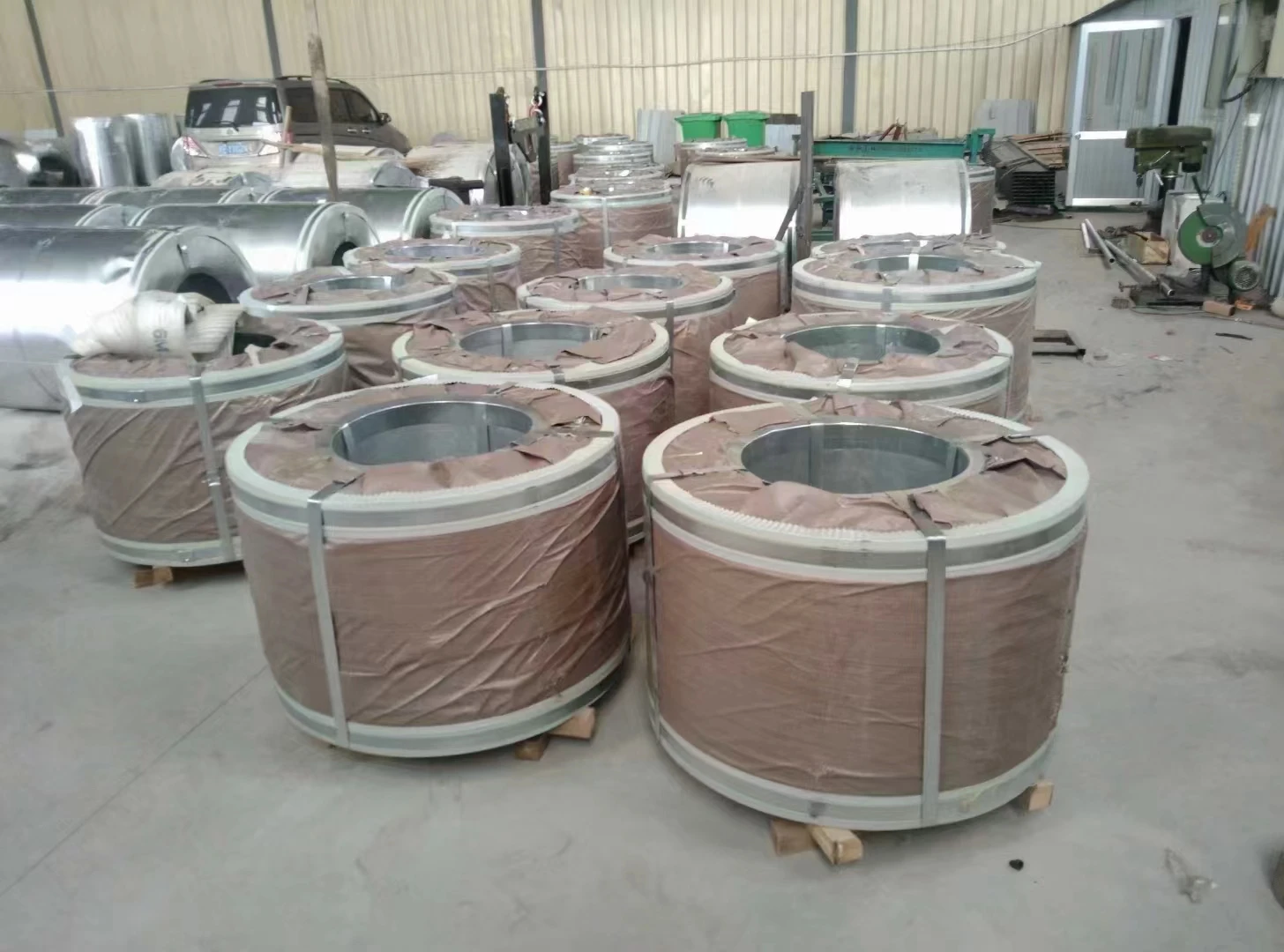 hot dipped galvanized steel strapping zinc coated packing belt 0.9x32mm bright packing belt