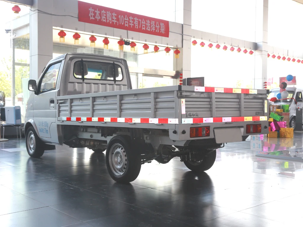 Dongfeng diesel Cargo truck Transportation Small Truck Payload 1-5 Tons truck