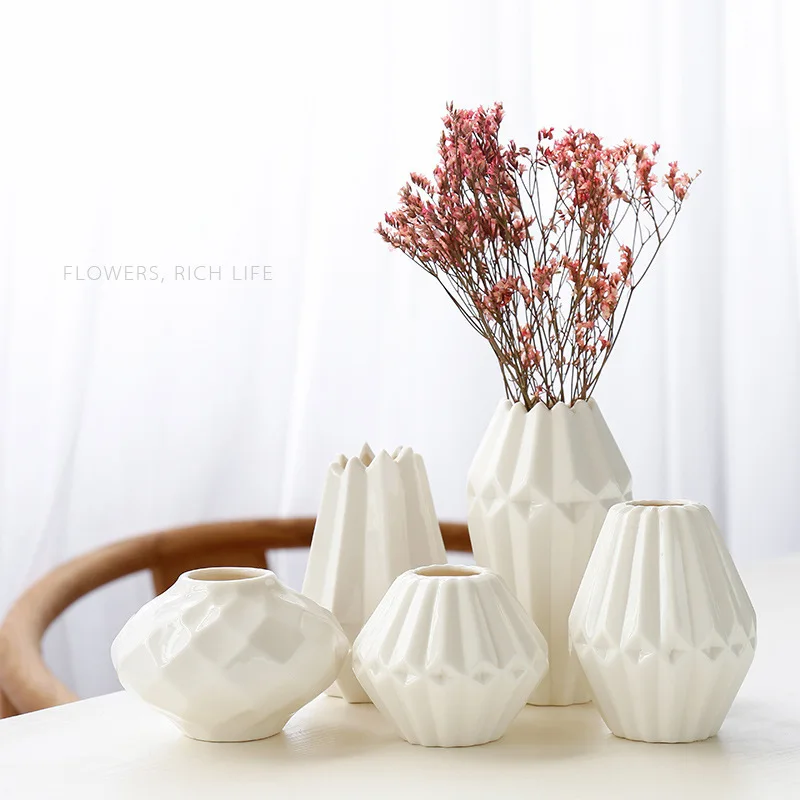 
Creative Nordic style White ceramic vase Home living room decoration Art flower arrangement Decorative vase decoration 