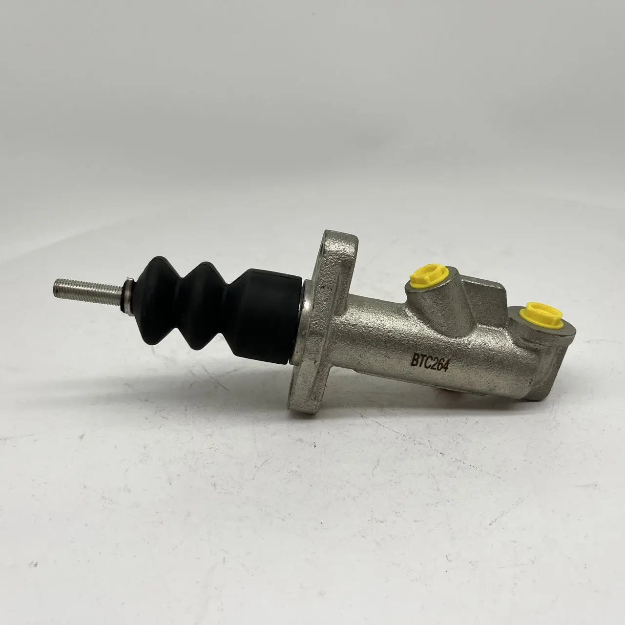 Clutch Master Cylinder for VOLVO TRUCK F12 FL10 F10 FL7 OEM 1698670