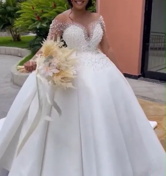 Plus Size African wedding dress woman long sleeve  Pearls princess bridal Ball gown robe de mariage