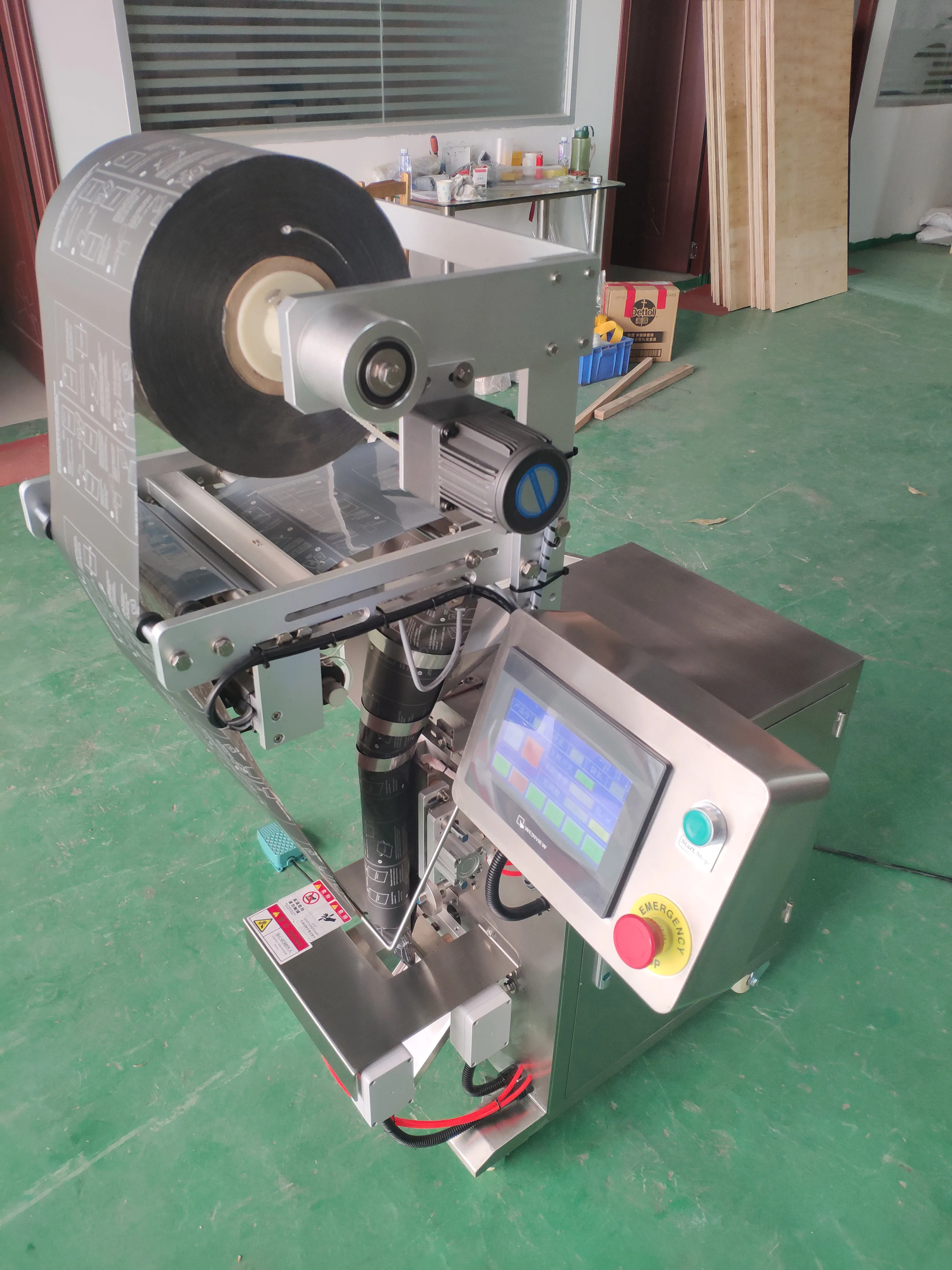 fast delivery economic semi-auto mini food plastic pouch pillow bag granule packaging machine
