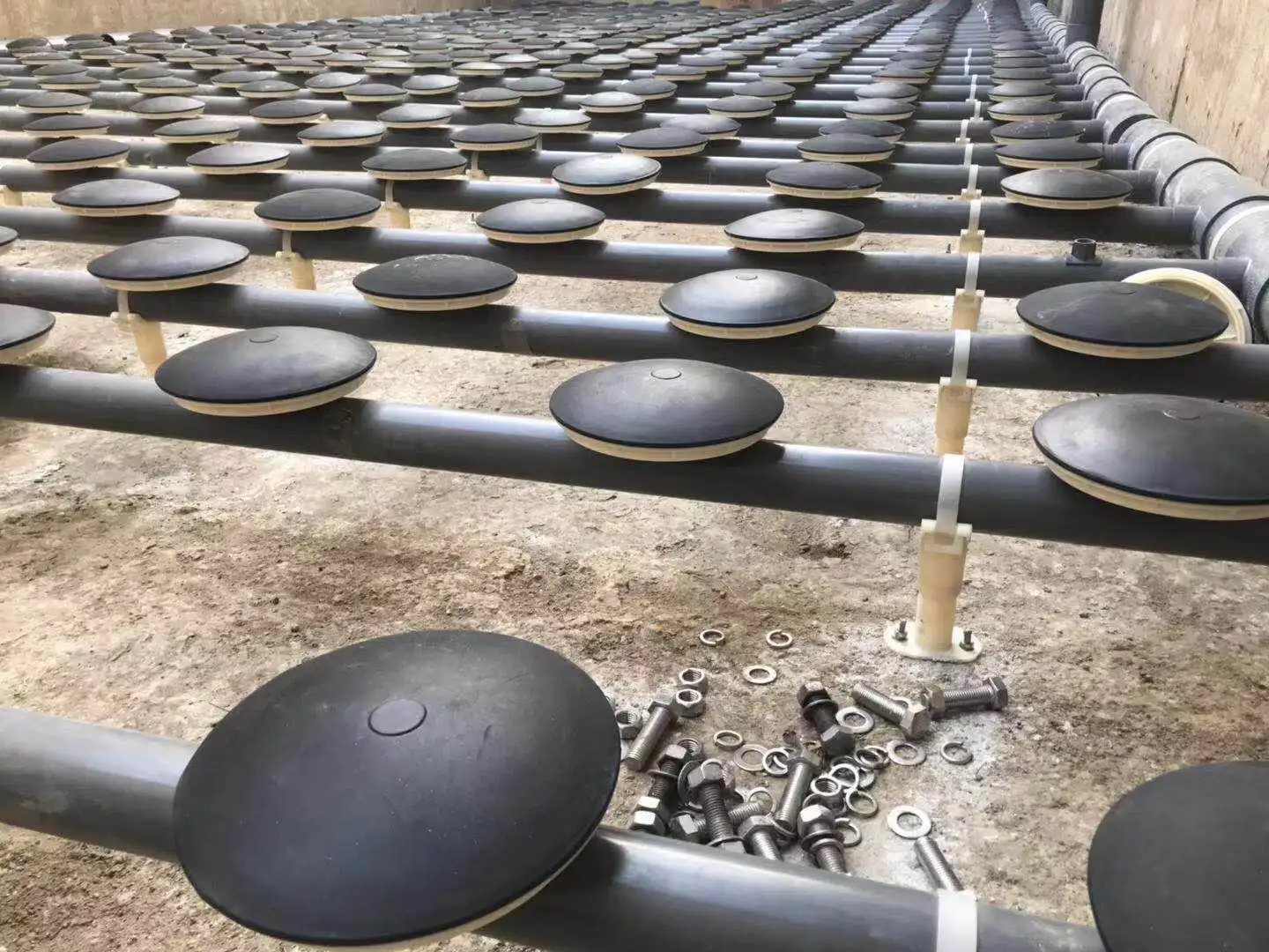 10 Inch Fine Bubble Air Diffuser/Bubble Aeration for Sewage Treatment Plant