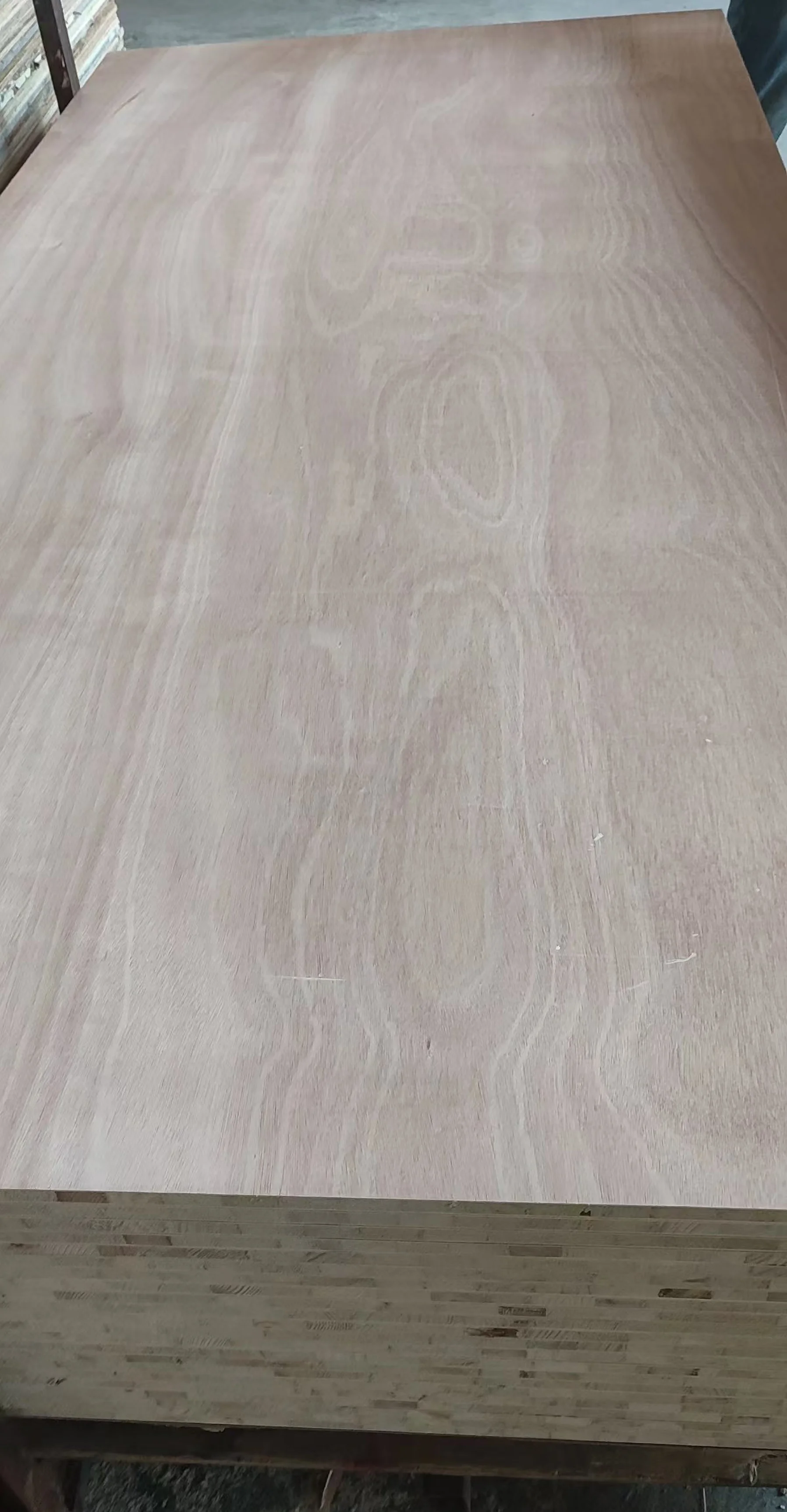 Hot selling pine core block board with okoume veneer face