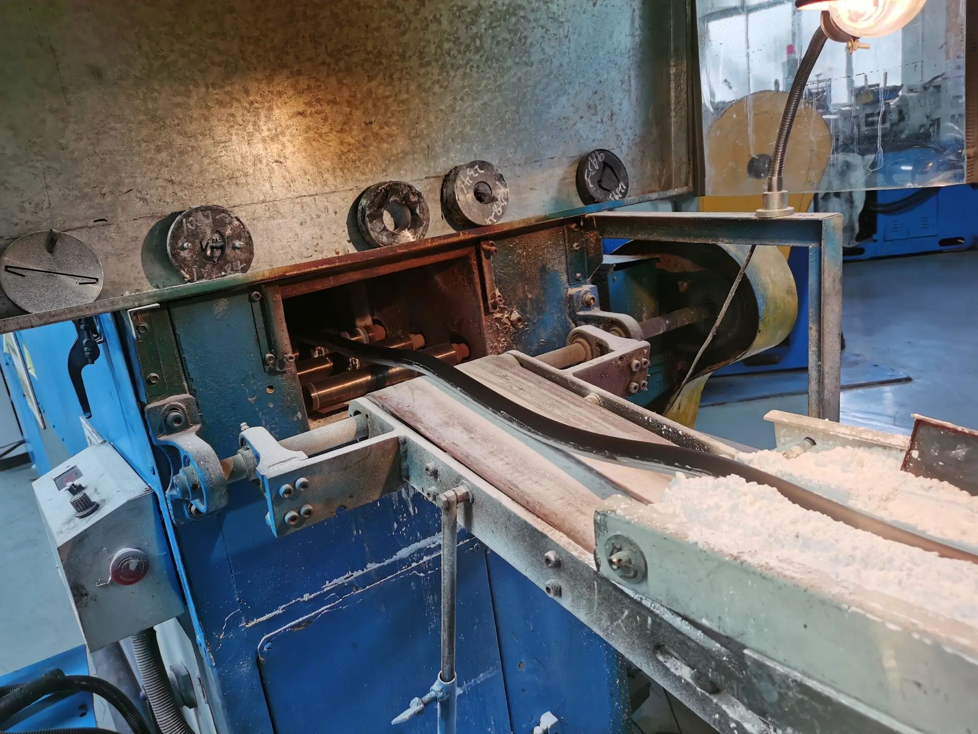 Manufacture supply EPDM sealing foam strip solid circular rubber soft cylindrical sponge motor cabine strips