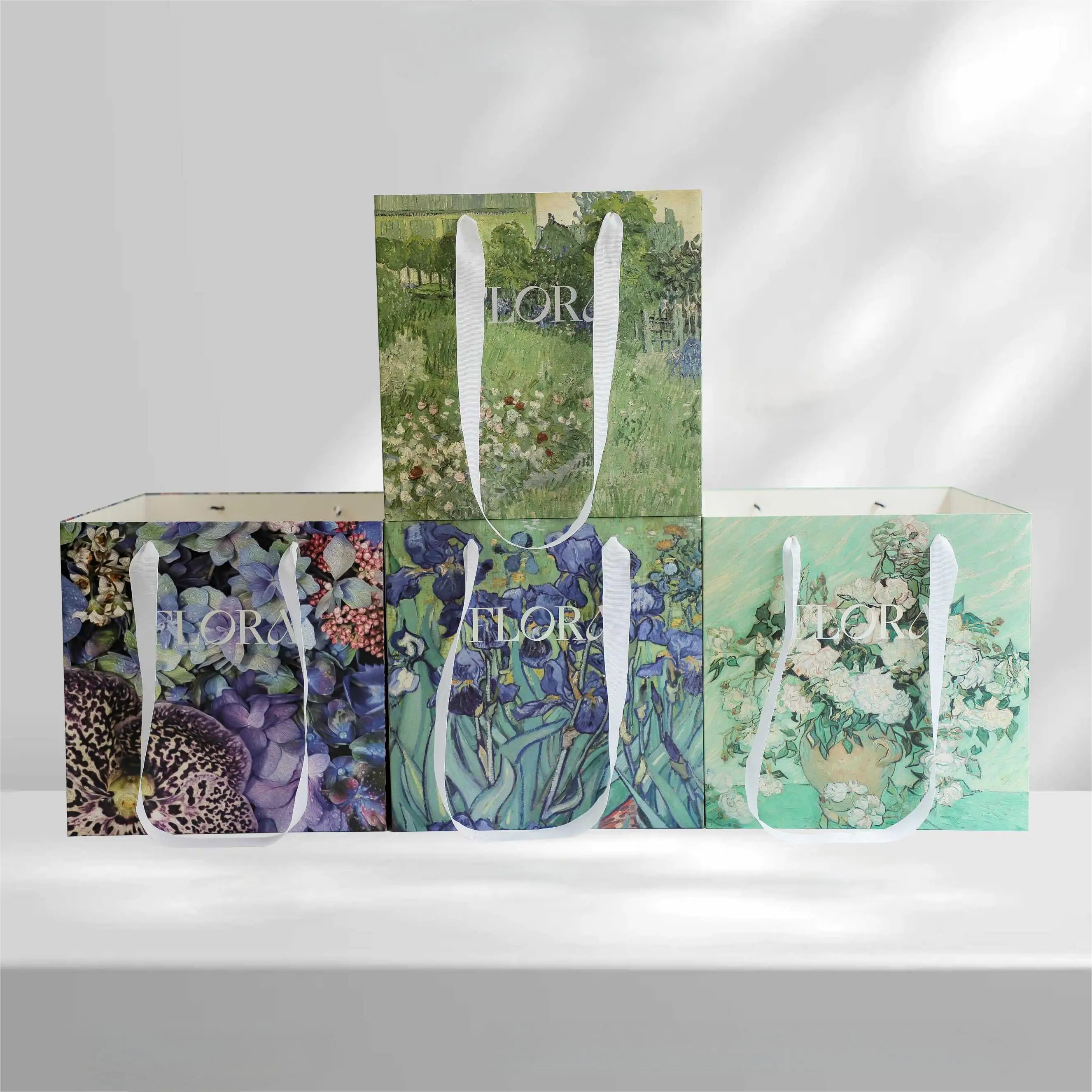 Hot selling 2pcs/pack oil painting garden style hot stamping flower paper bag gift bag for flower packaging material