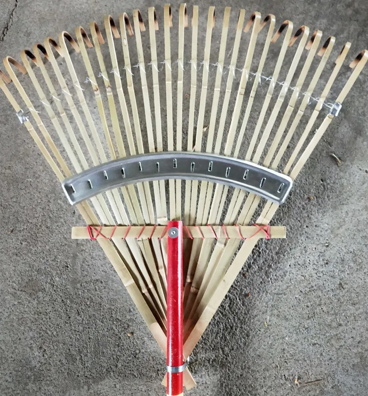 26 Teeth Bamboo Rake Lawn rake steel frame Wooden handle