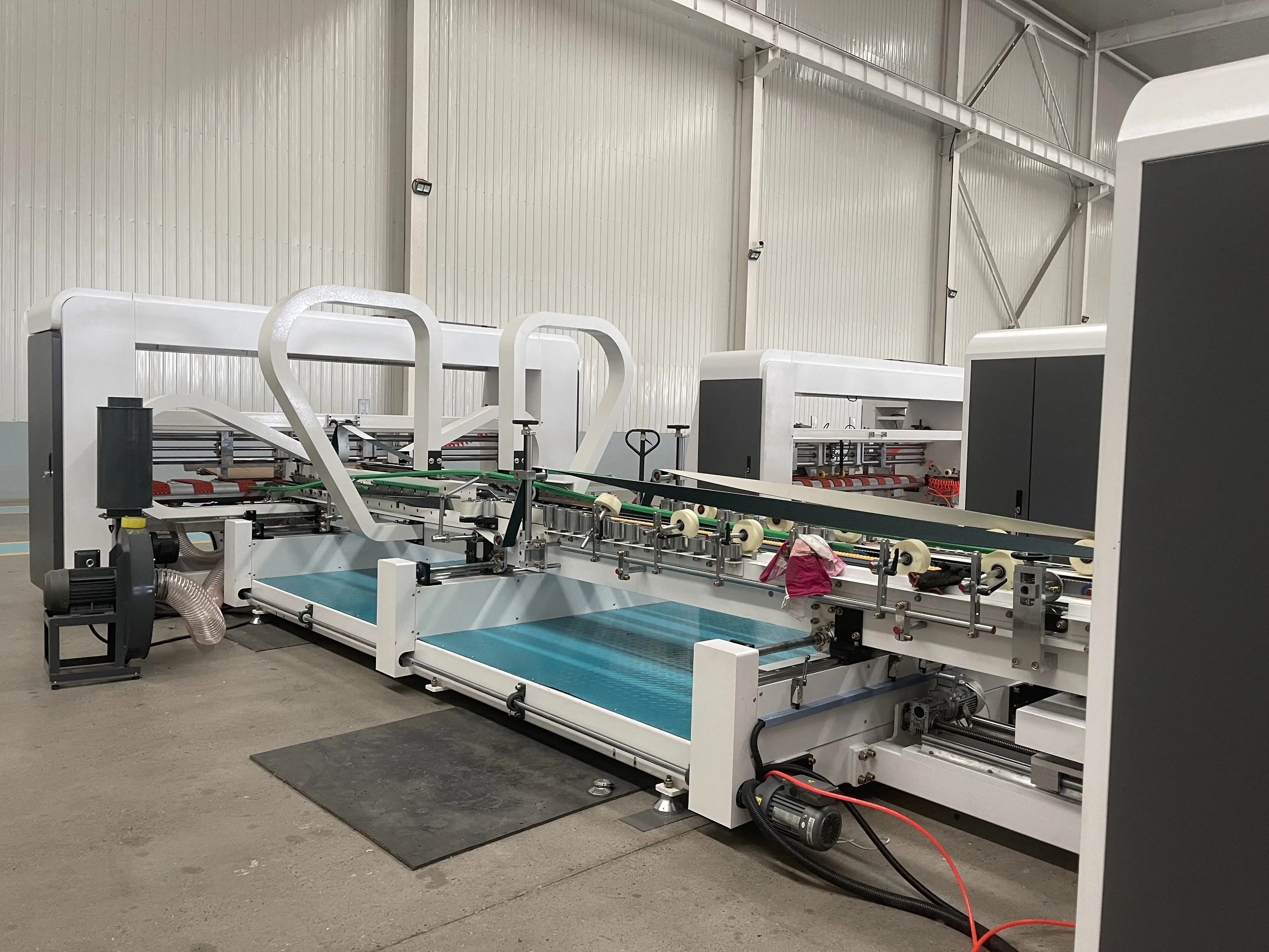 Fully Automatic Carton Glue Machinery Corrugated Box Folding Gluing Machine/Folder Gluer stitching stalper Machine