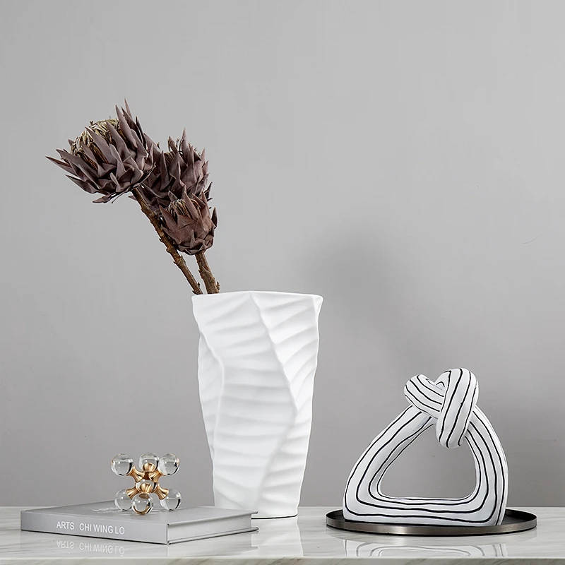 Wholesale art creative furniture Nordic white and black geometric resin vases textured vases for table top decor