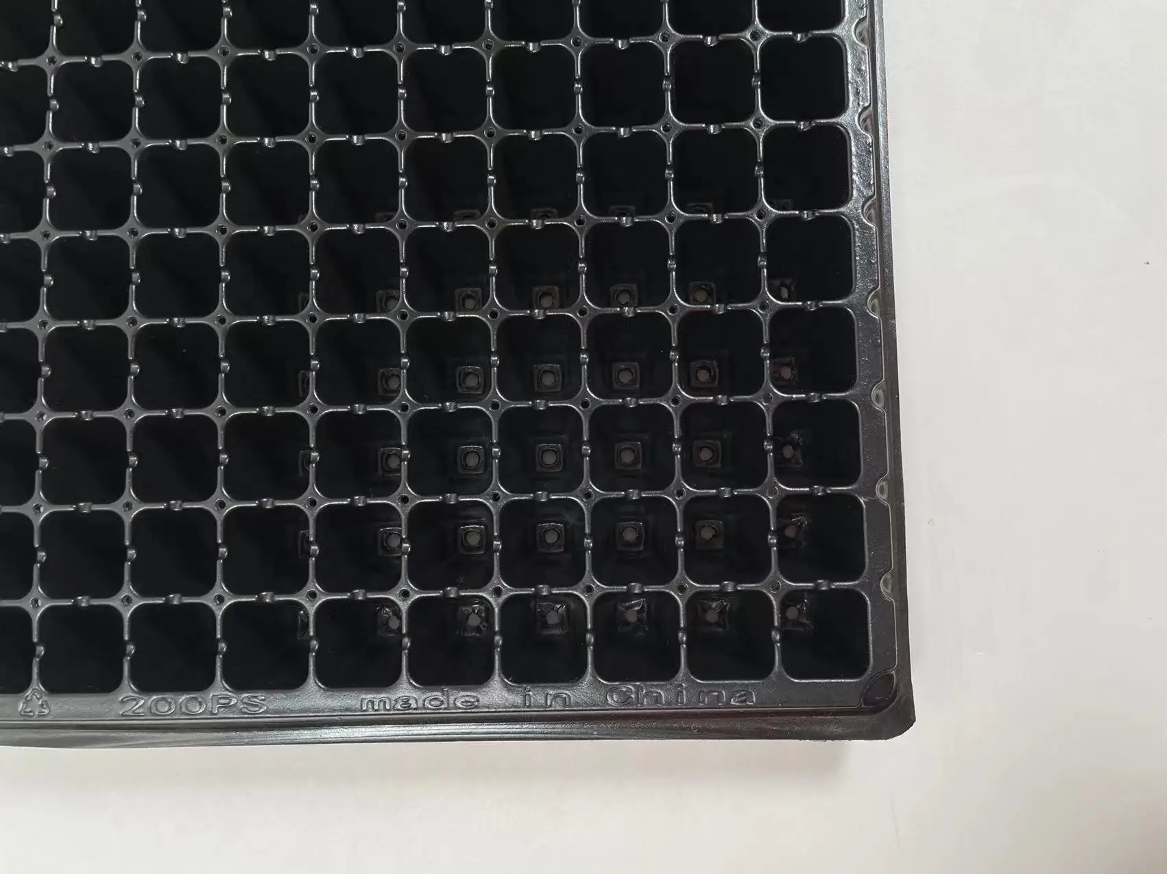 Hot Selling High Quality Reusable Plastic Plant Nursery Seed Germination Tray 100 Cells Seedling Trays for Greenhouse