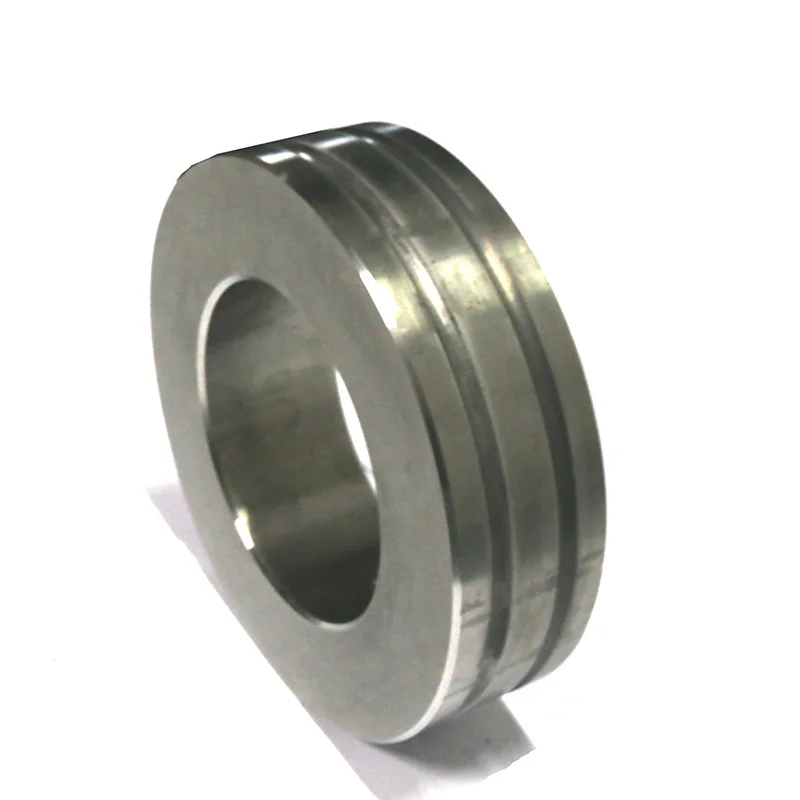 Three dimensional tungsten carbide knurled roller for steel rolling mill