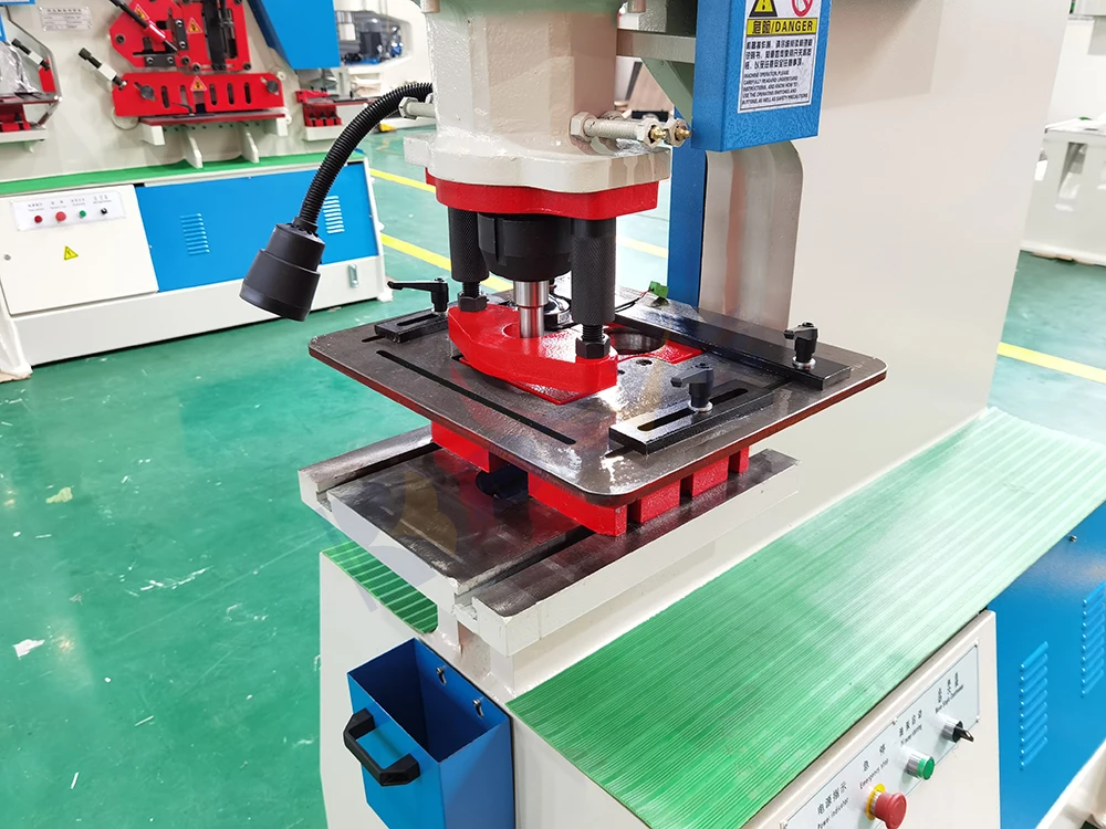 BEKE Metal Steel Hydraulic Hole Shear Cutting And Punching Puncher Hydraulic Iron Worker Machine