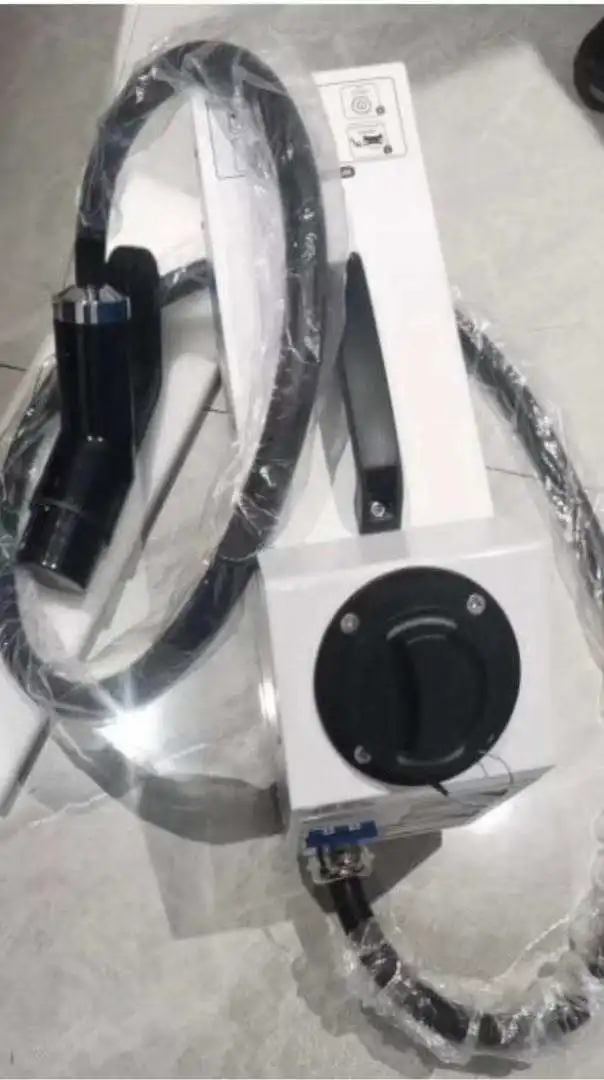 Electric Car Charger Ev Charger Fast Wallbox 22kw Type2 Charging Station Mobile Ev Dc Fast Charger OEM IP65 Station 3 Phase 32A