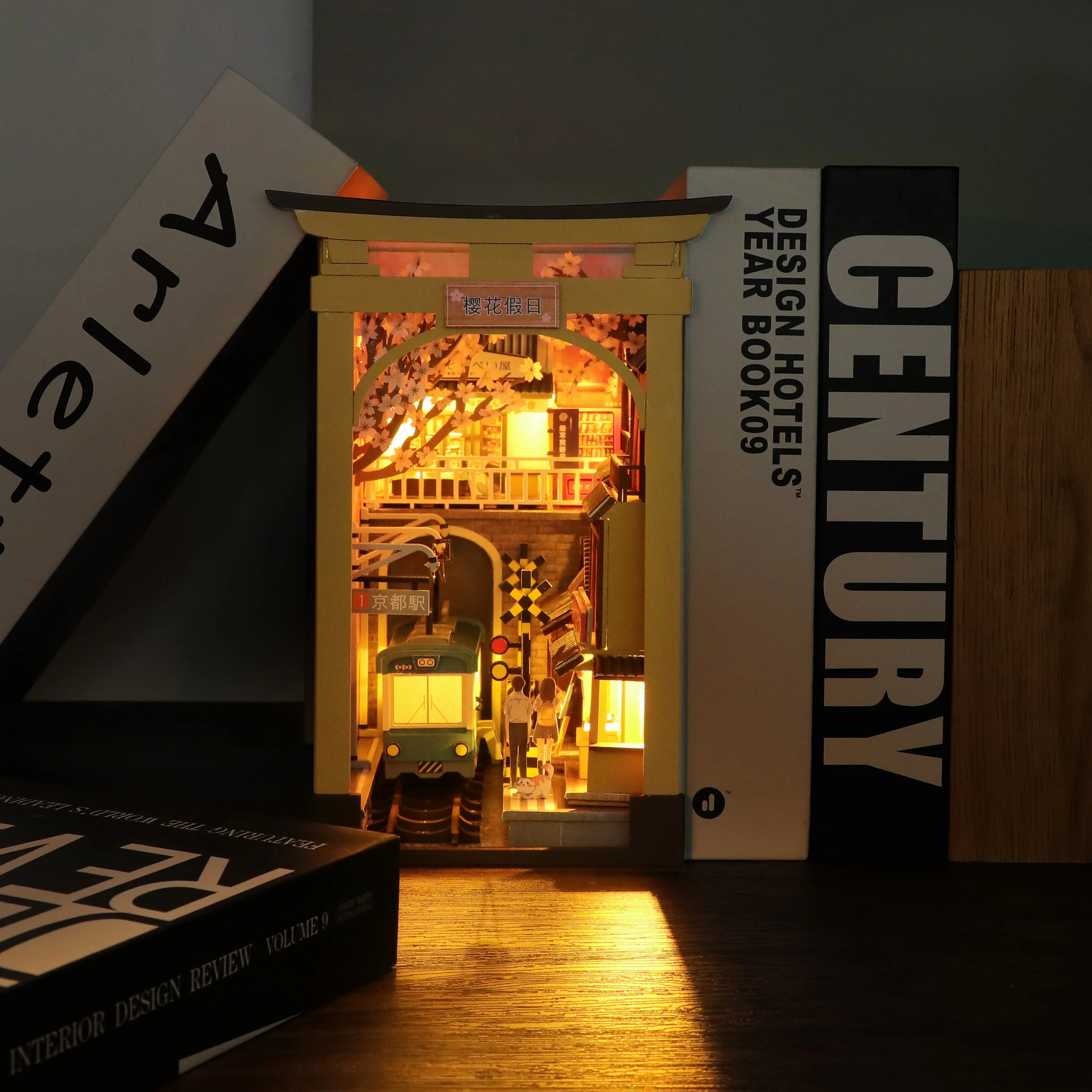 Hongda New Design M2211Japanese Style Sakura holiday Book Nook Kits Wooden MIniature Book Nook With Light