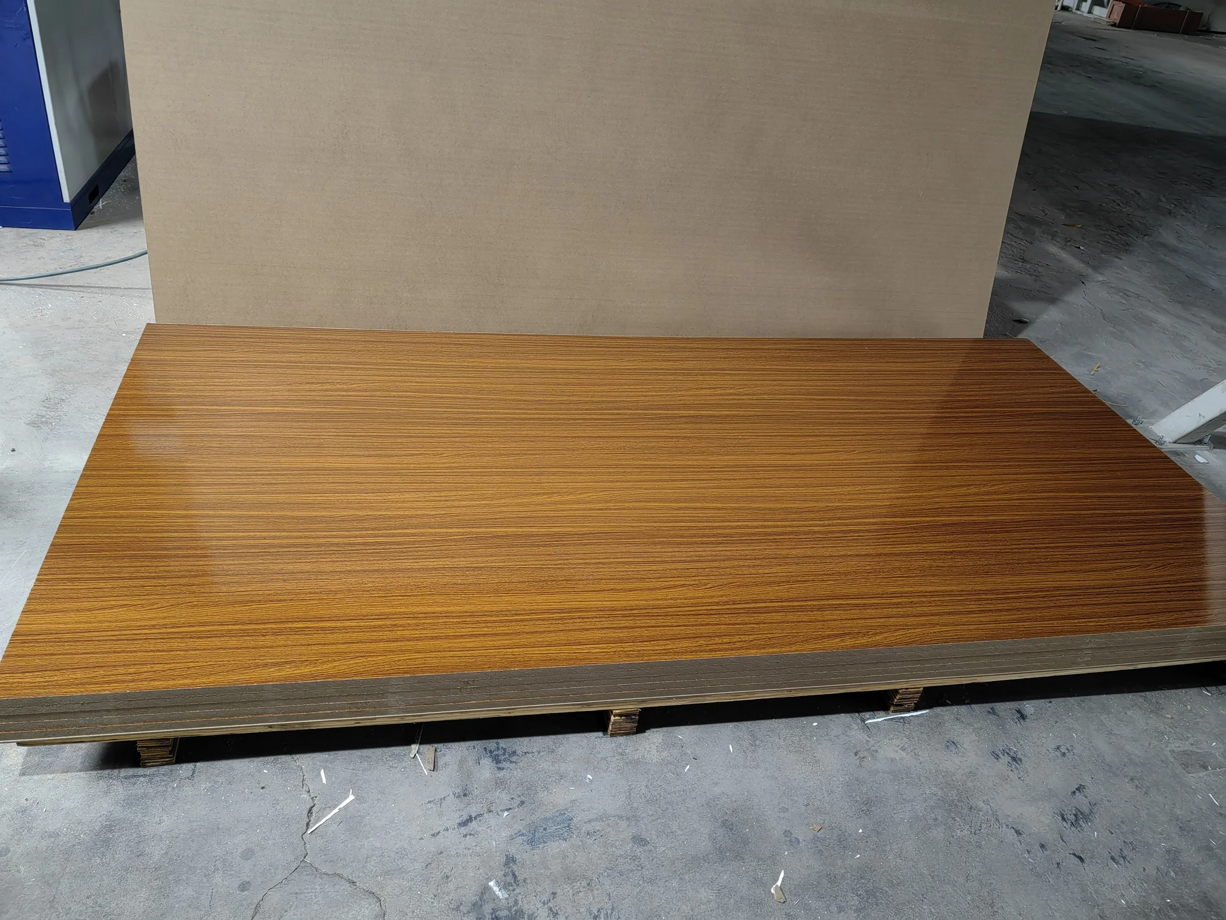 18mm Two Sides Melamine MDF for furniture cheap price with good quality