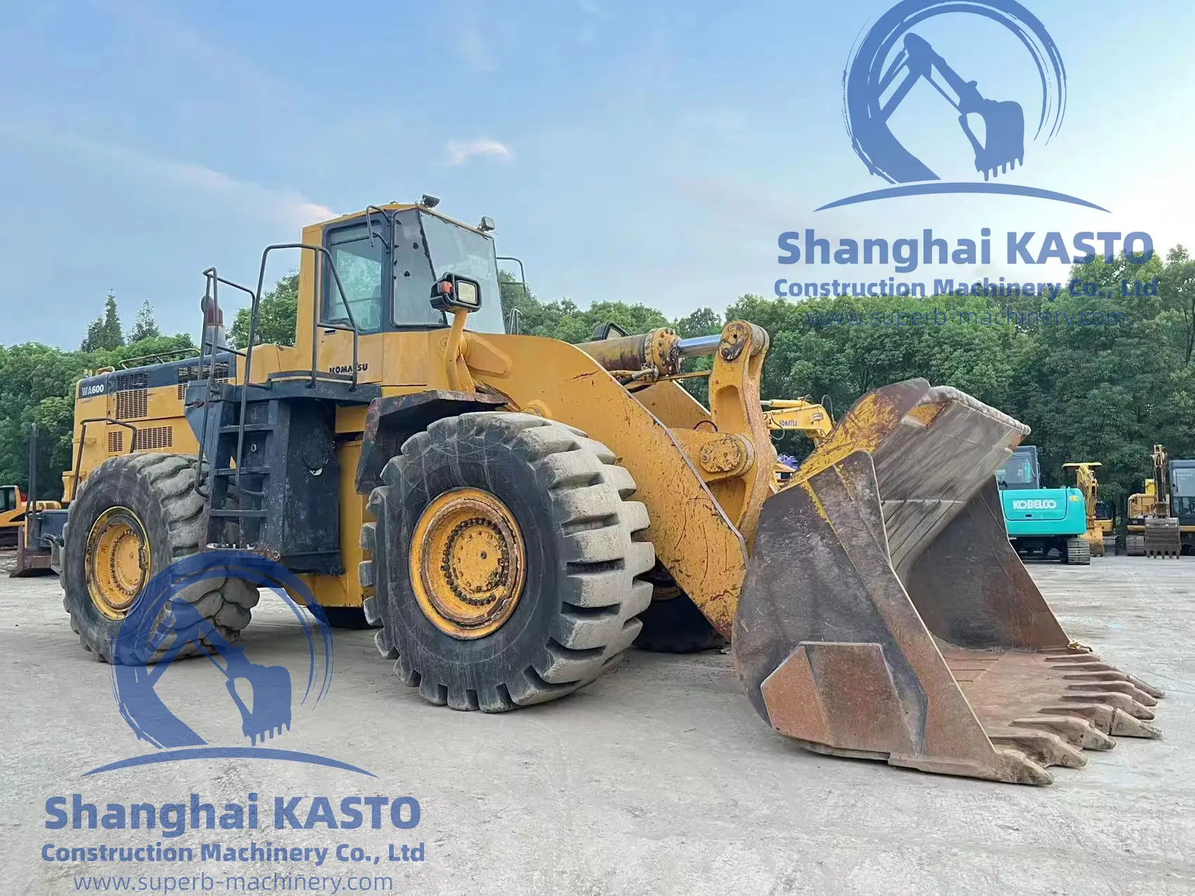12ton heavy earth-moving payloader Komatsu WA600-3 on stock, Japan made original WA600-3 WA600-6 front end loader in Shanghai